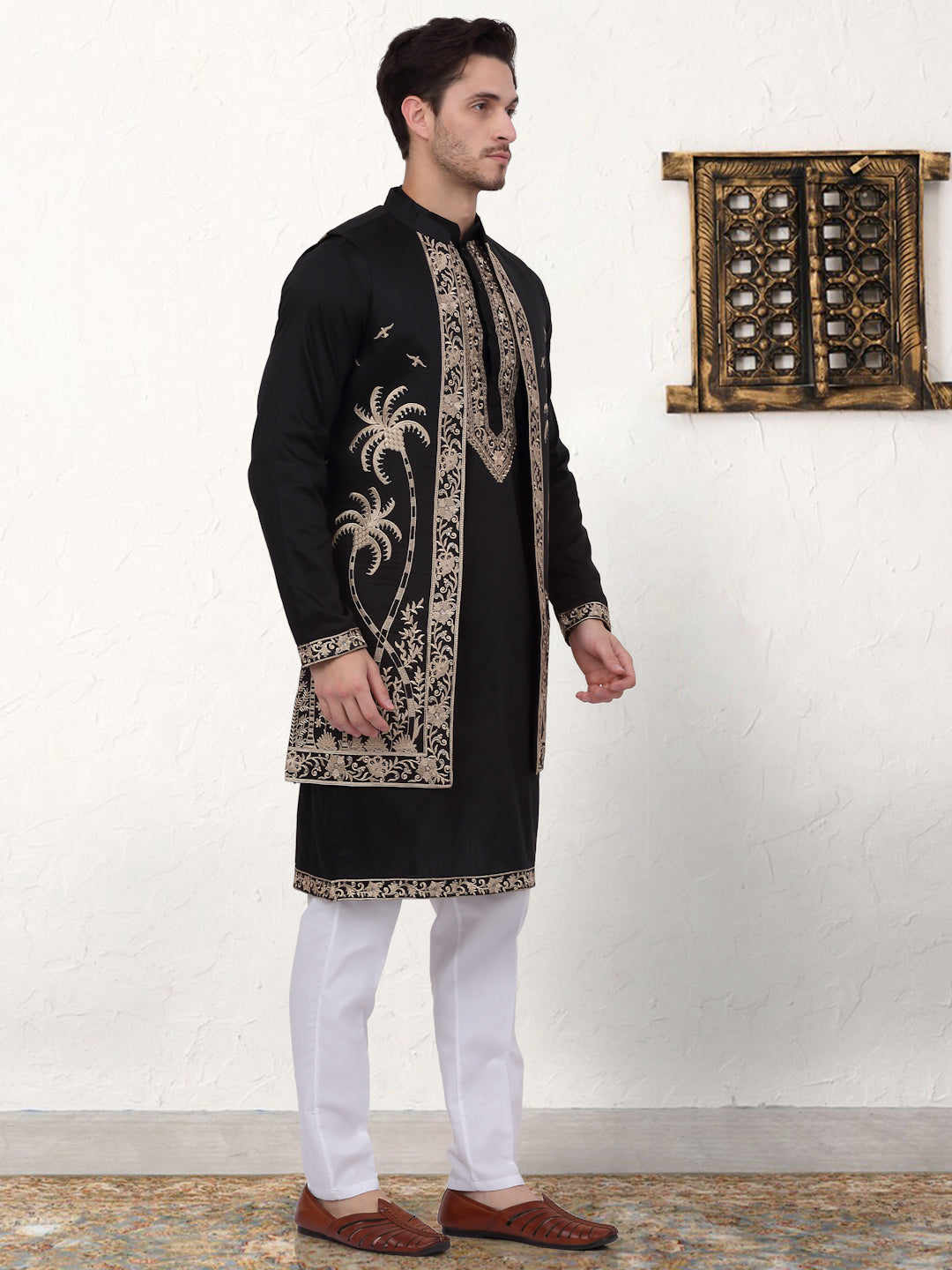 Men's Embroidered Waistcoat and Kurta Pyjama