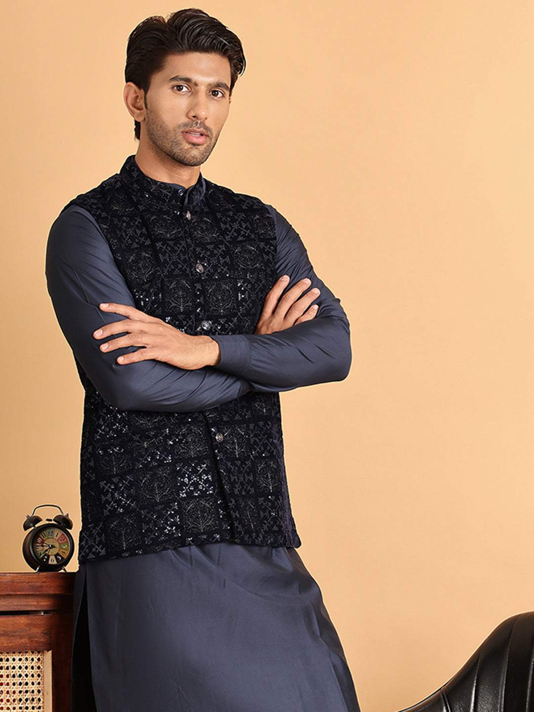 Men's Velvet Nehru Jacket With Solid Kurta Pyjama ( JOKPWC 592N 4118Navy )
