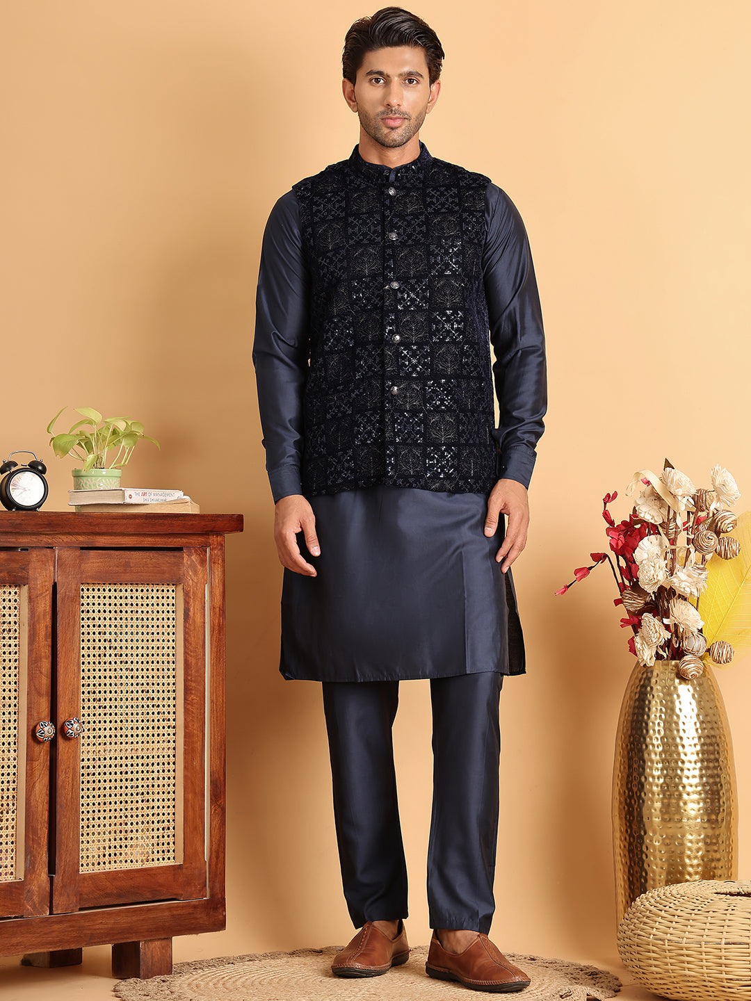Men's Velvet Nehru Jacket With Solid Kurta Pyjama ( JOKPWC 592N 4118Navy )