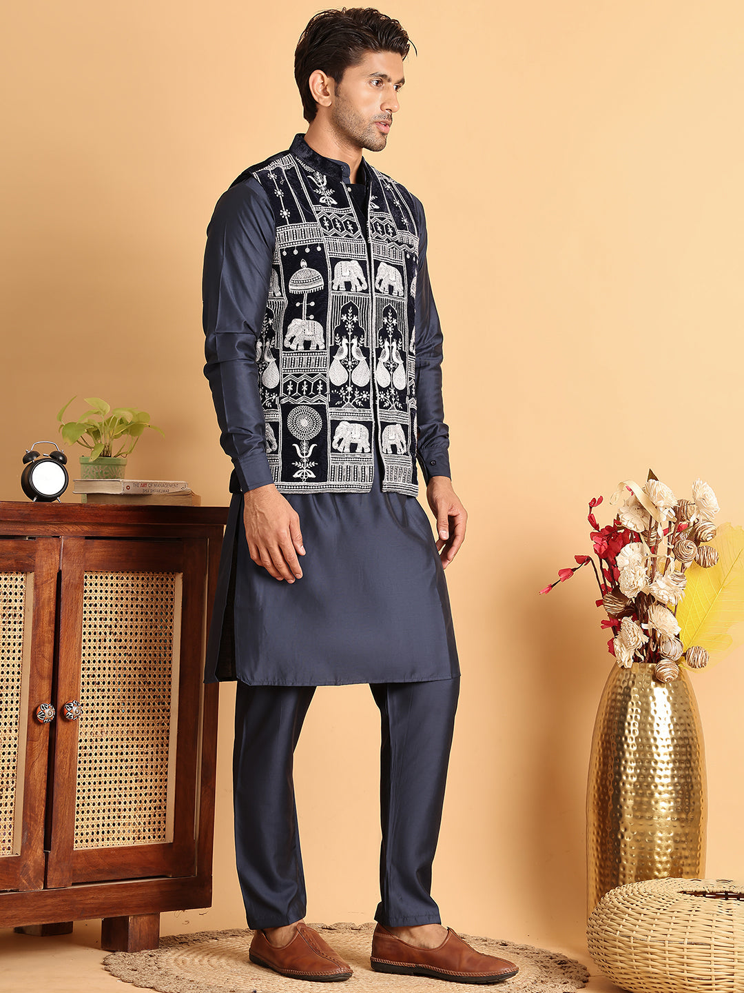 Men's Embroidered & Velvet Nehru Jacket With Solid Kurta Pyjama ( JOKPWC 592N 4119Navy )