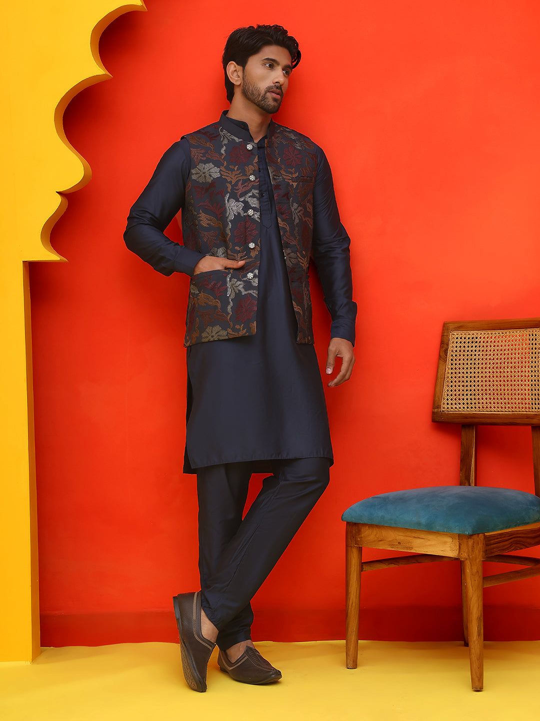 Embroidered Nehru Jacket With Solid Kurta Pyjama ( JOKPWC 592N 4127 Navy )