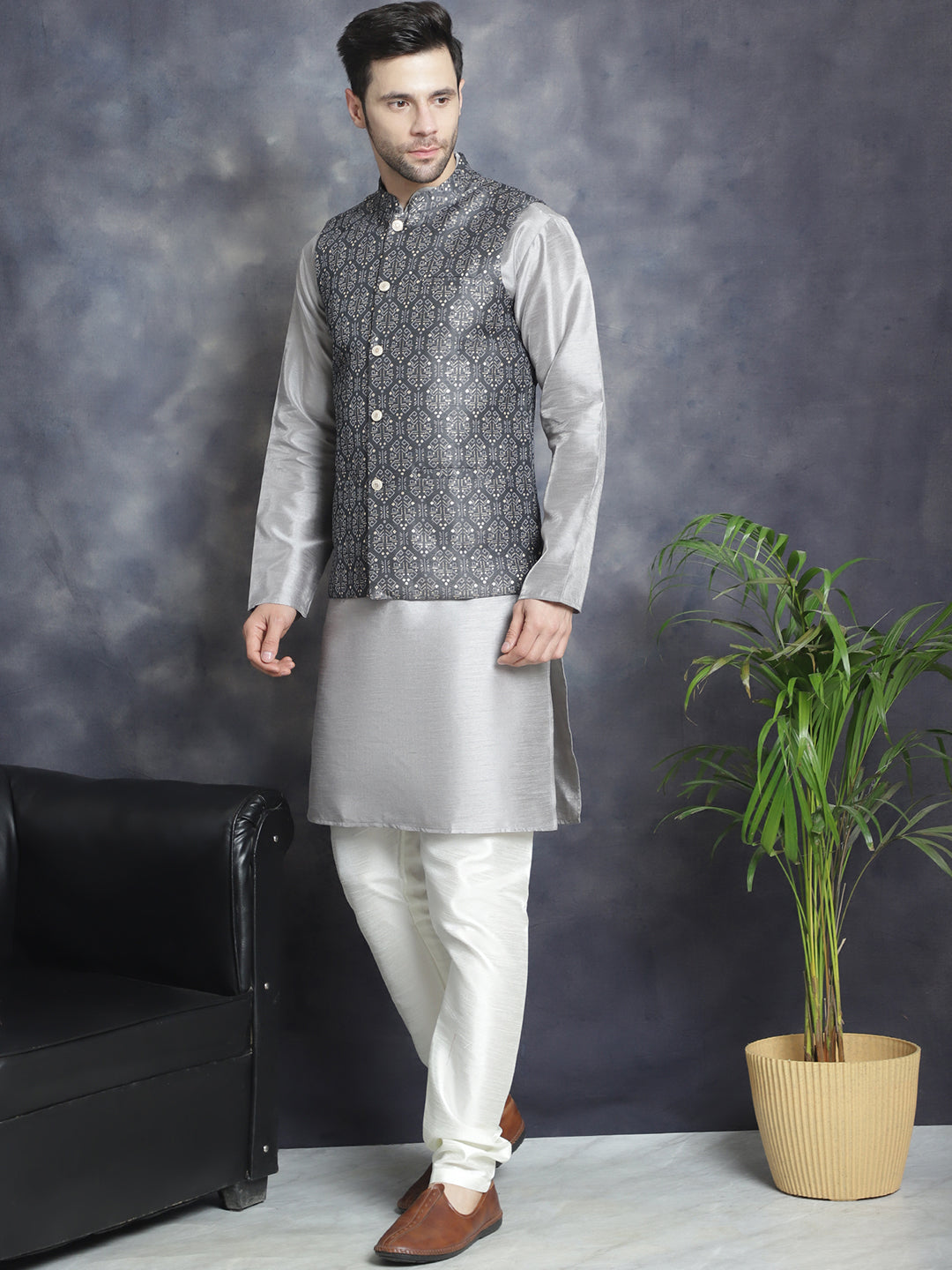 Men's Printed Nehru Jacket With Kurta Pyjama Set ( JOKPWC 636S 4084Charcoal )