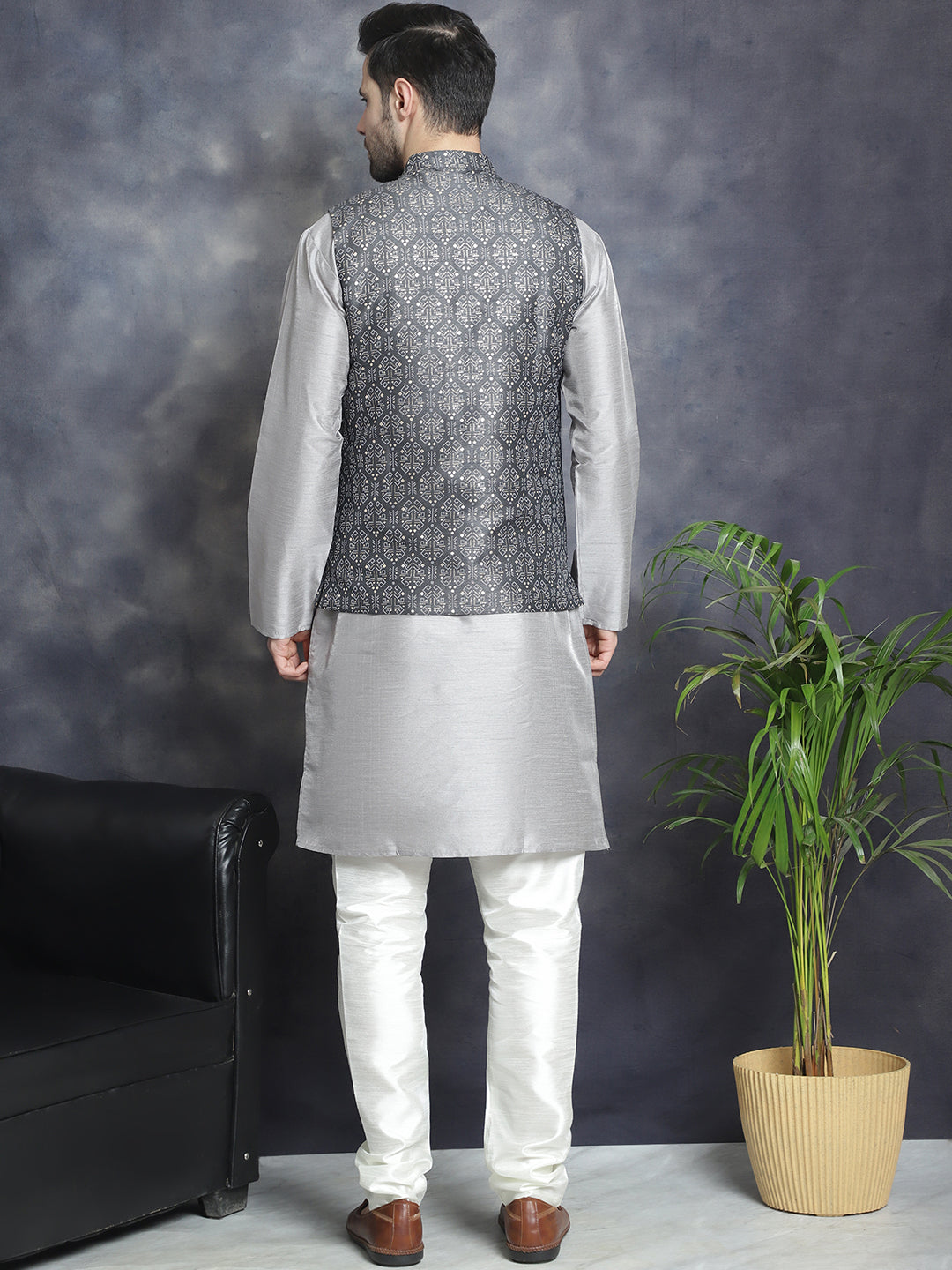 Men's Printed Nehru Jacket With Kurta Pyjama Set ( JOKPWC 636S 4084Charcoal )