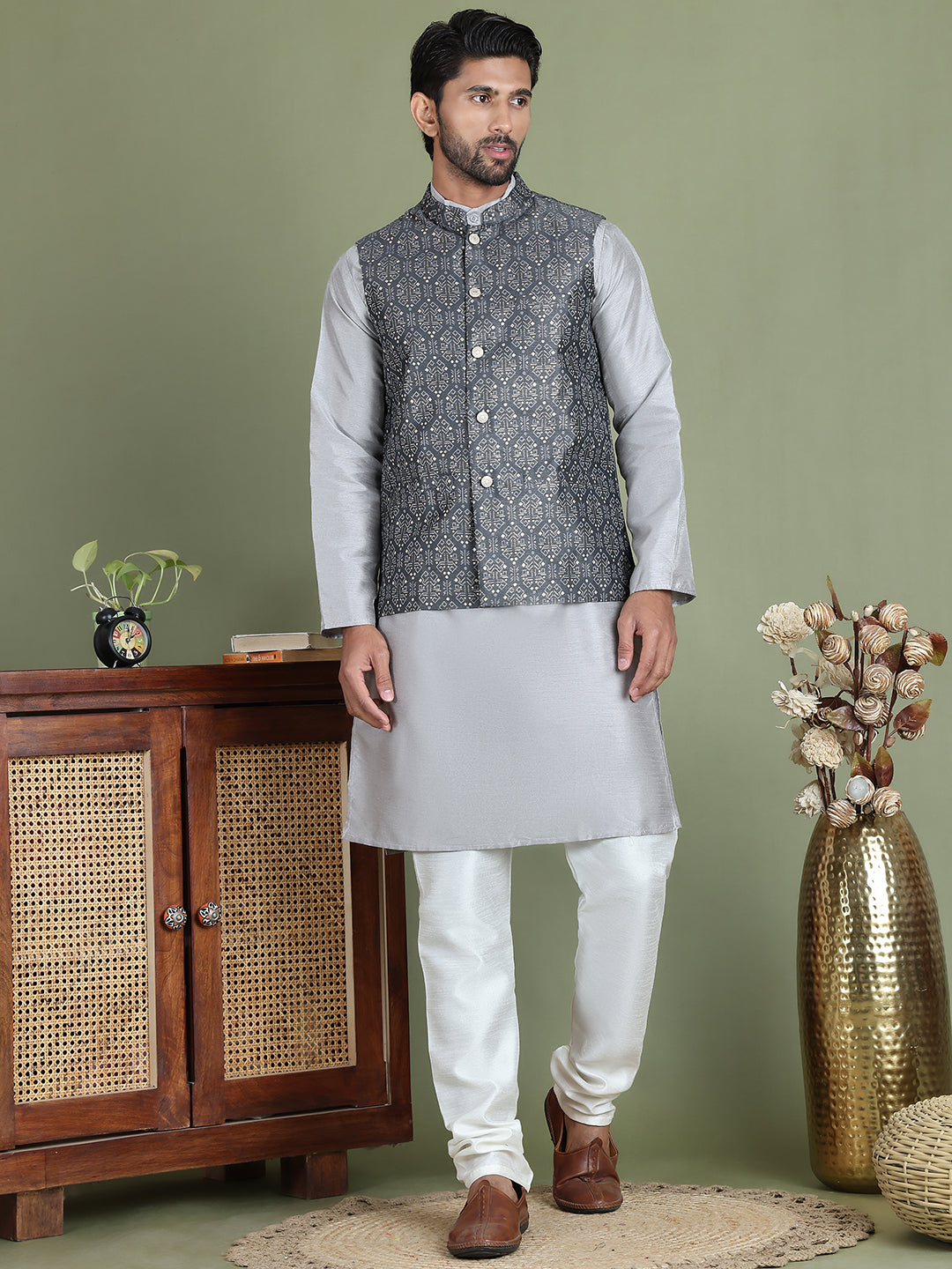 Men's Printed Nehru Jacket With Kurta Pyjama Set ( JOKPWC 636S 4084Charcoal )