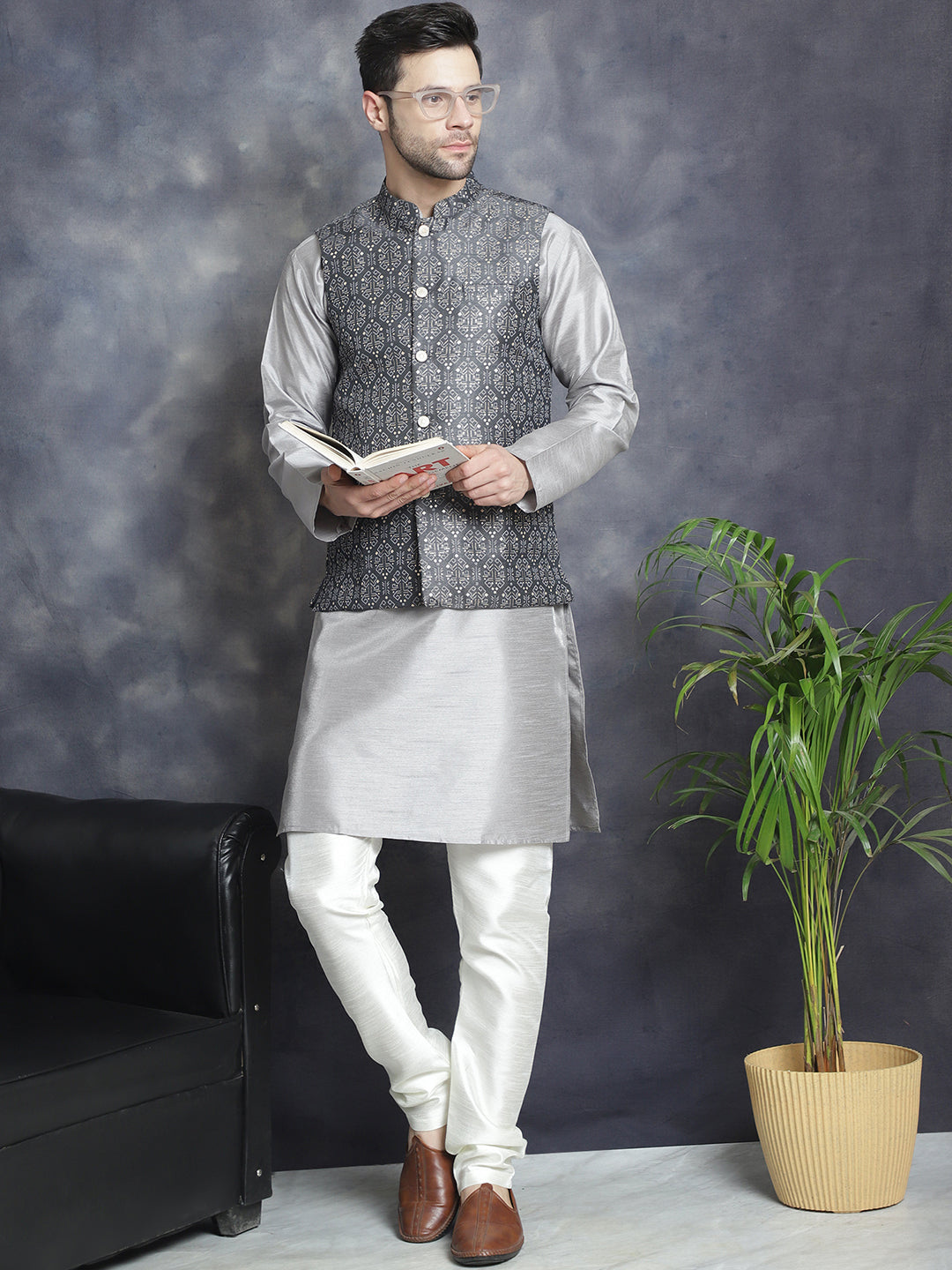 Men's Printed Nehru Jacket With Kurta Pyjama Set ( JOKPWC 636S 4084Charcoal )