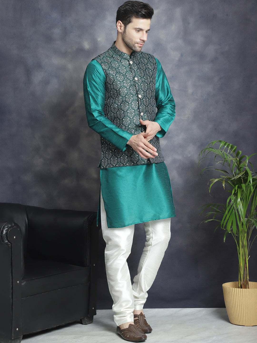 Men's Printed Nehru Jacket With Kurta Pyjama Set ( JOKPWC 636T 4084Olive )