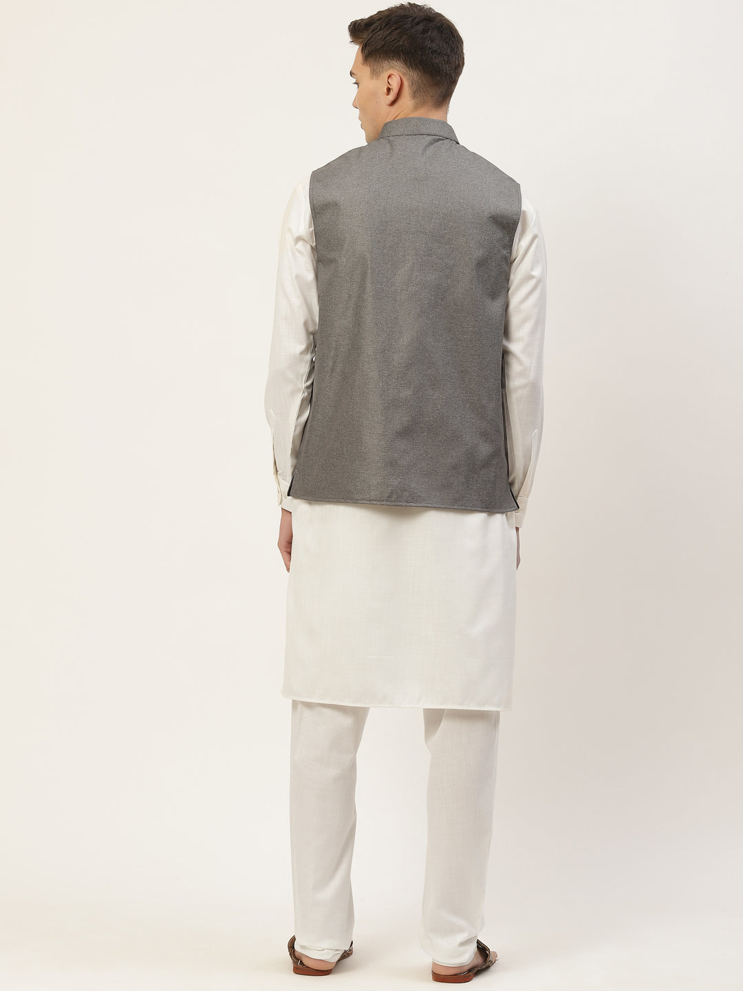 Men's Kurta Pyjama With Charcoal Grey Solid Nehru Jacket (JOKPWC W-F 4033 F )