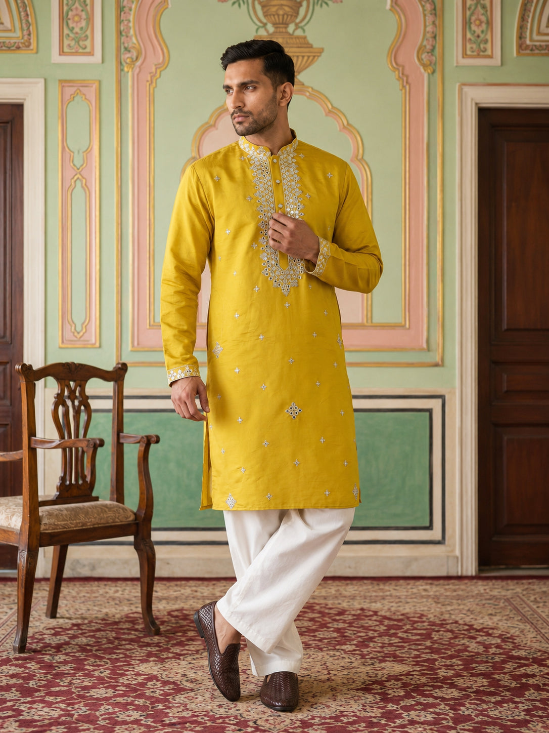 Men's Embroidered Kurta With Pyjama
