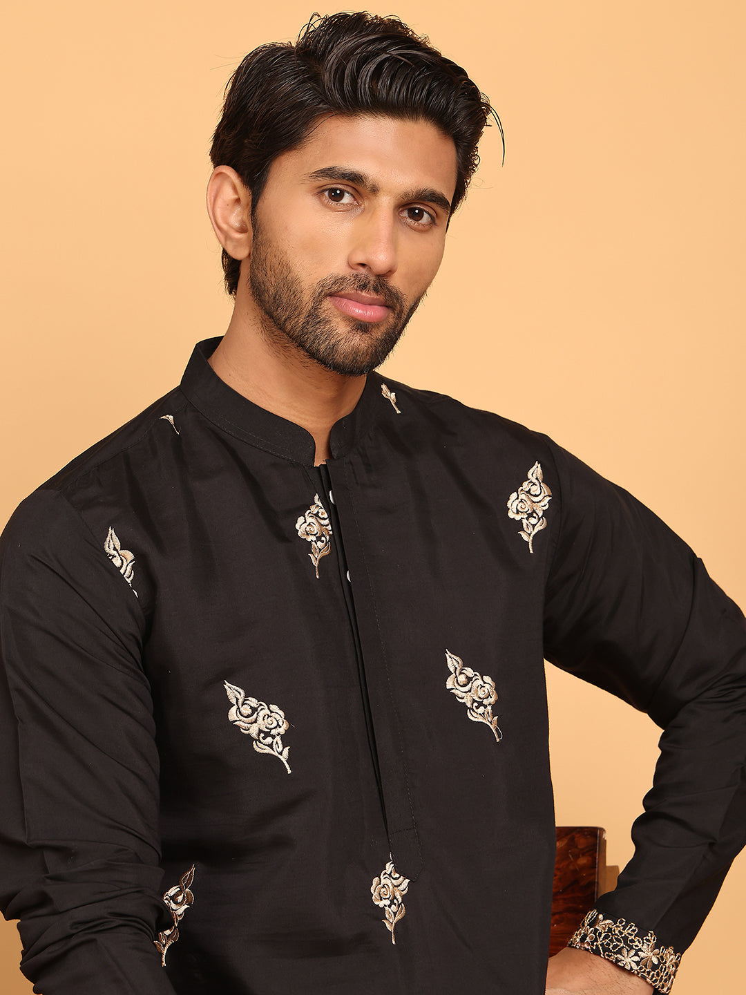 Black Embroidered Straight Kurtas For Men ( KO 5172 Black )