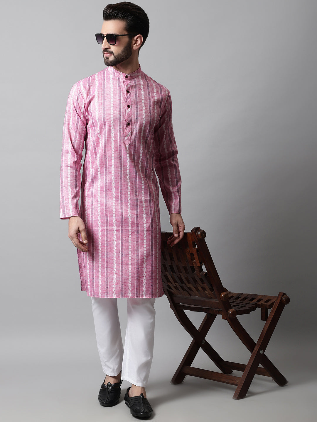 Men Pink Geomatric Printed Kurtas