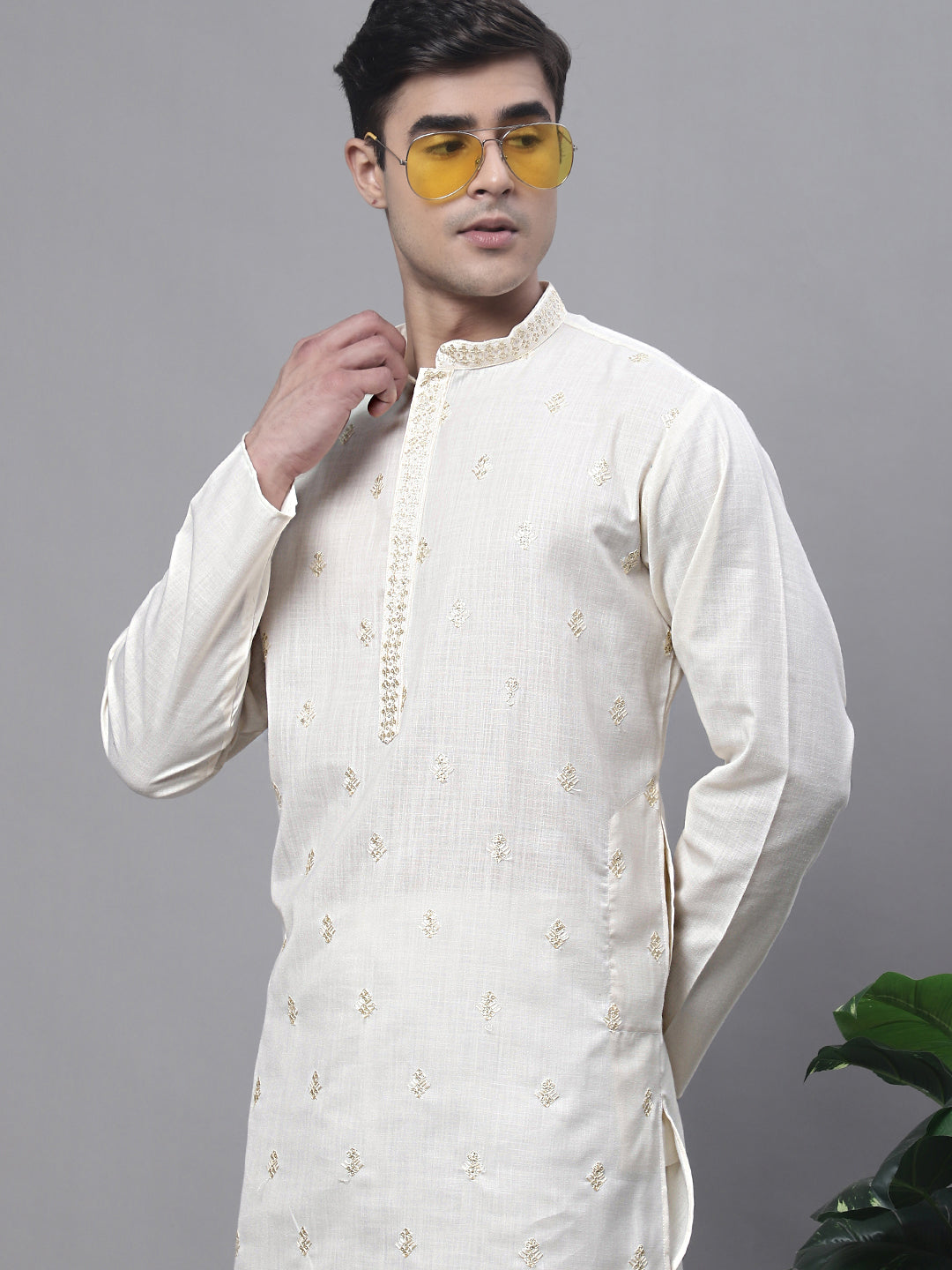 Men's White Embroidered Straight Kurtas