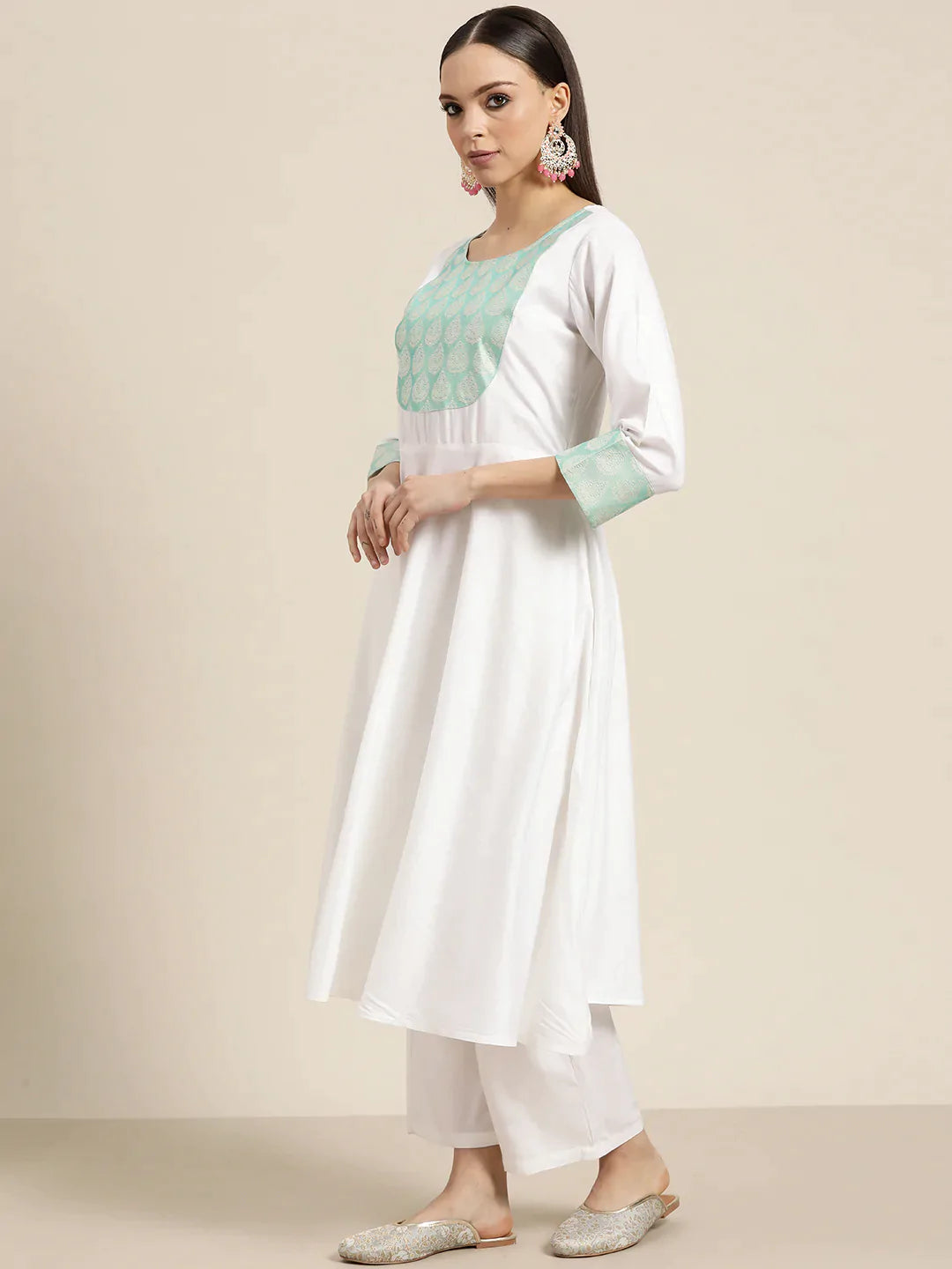 Women Yoke Design Jacquard Kurta with Palazzos & Dupatta ( JOKPL D20F 1483 Off-White )