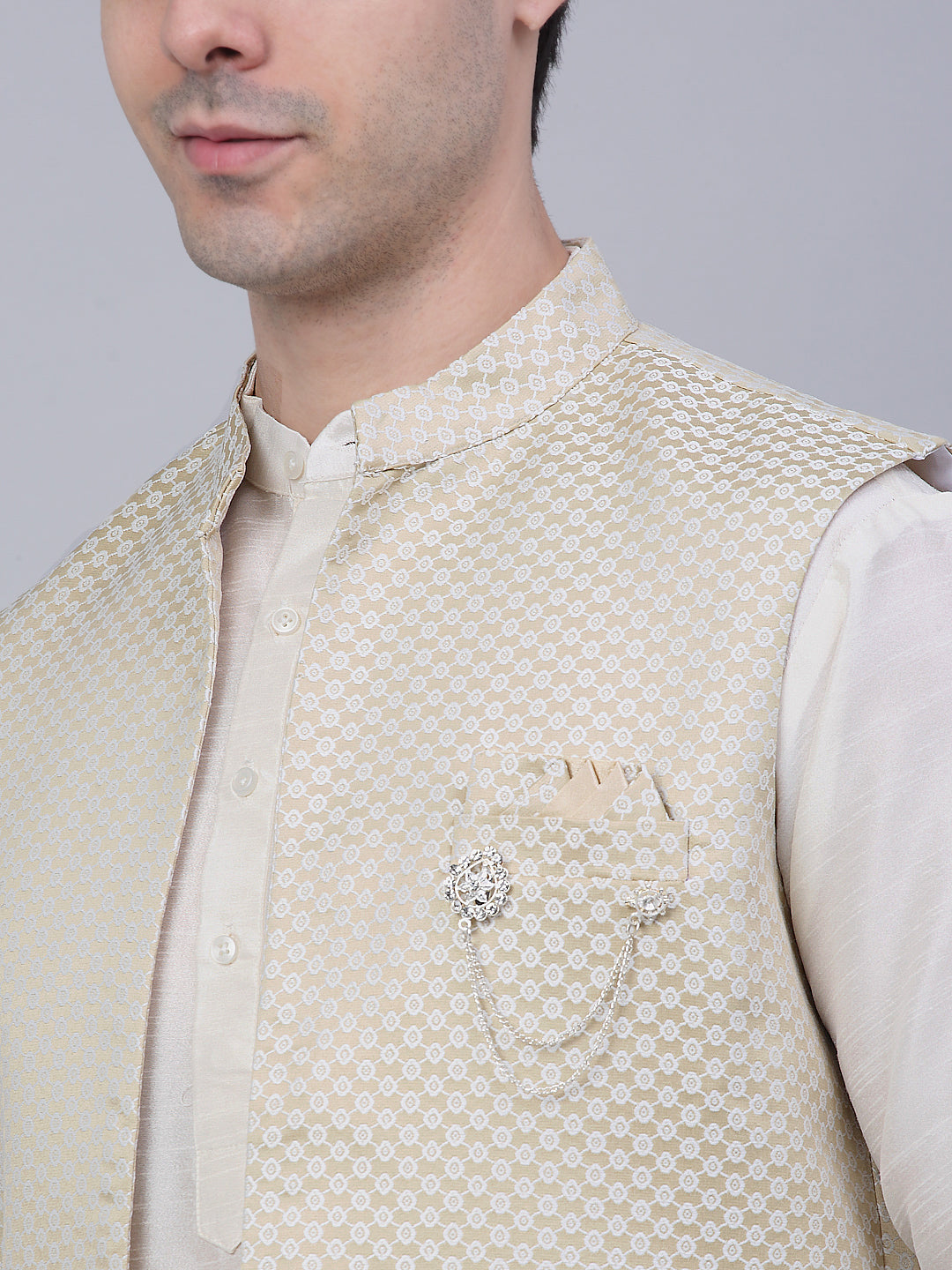 Men's Solid Kurta Pyjama With Shrug Jacket ( JOKPWCS W-D 4067Beige )