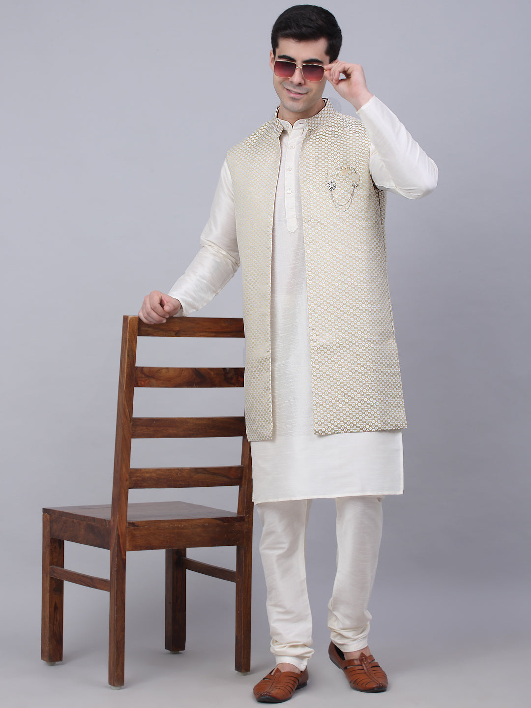 Men's Solid Kurta Pyjama With Shrug Jacket ( JOKPWCS W-D 4067Beige )