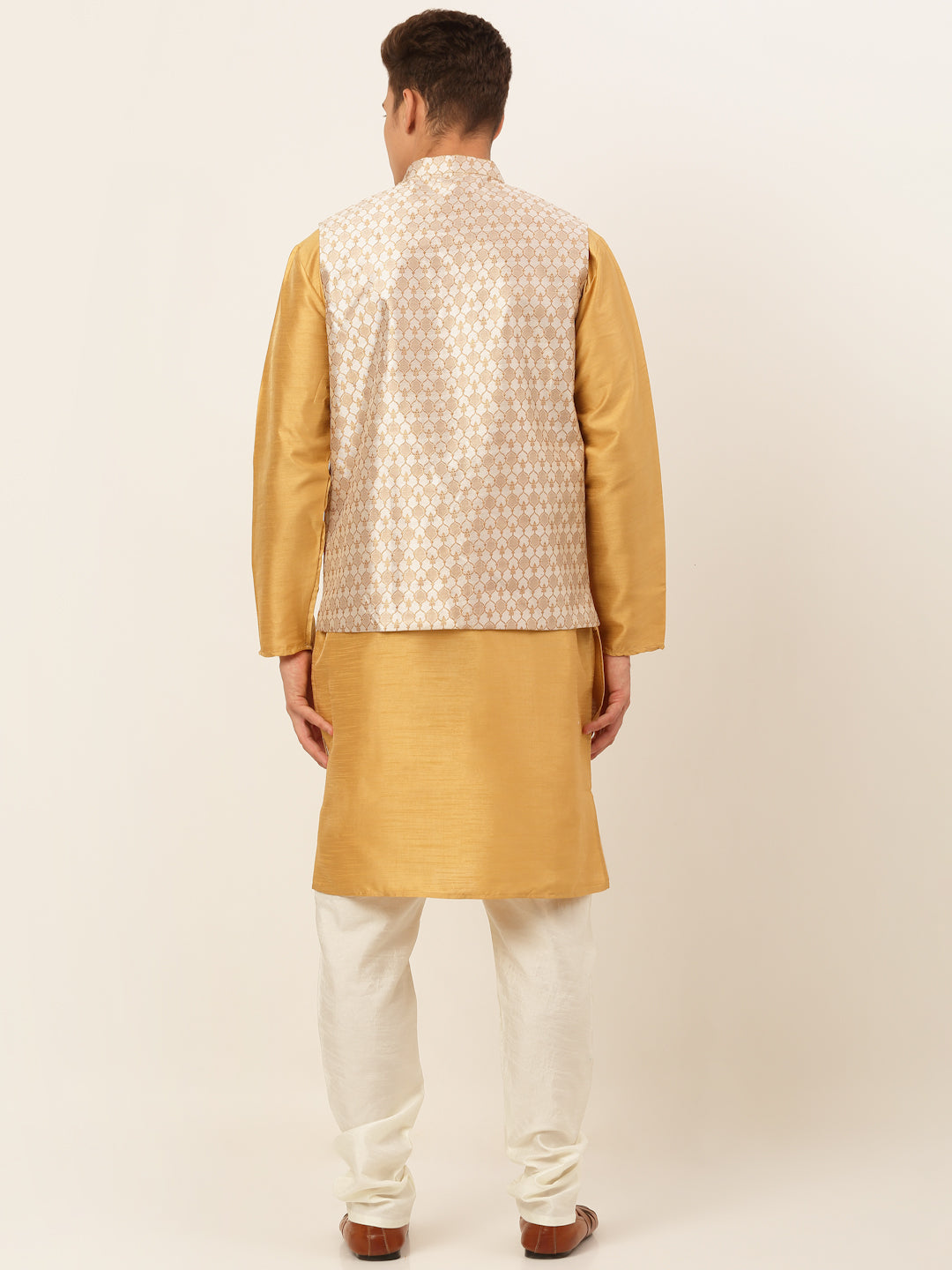 Men's Solid Kurta Pyjama With Nehru Jacket ( JOKPWC DG-D 4048Silver )