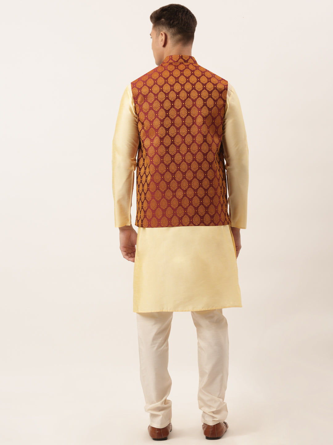 Men's Woven Design Nehru Jacket and Kurta Pyjama Set ( JOKPWC G-D 4026Maroon )