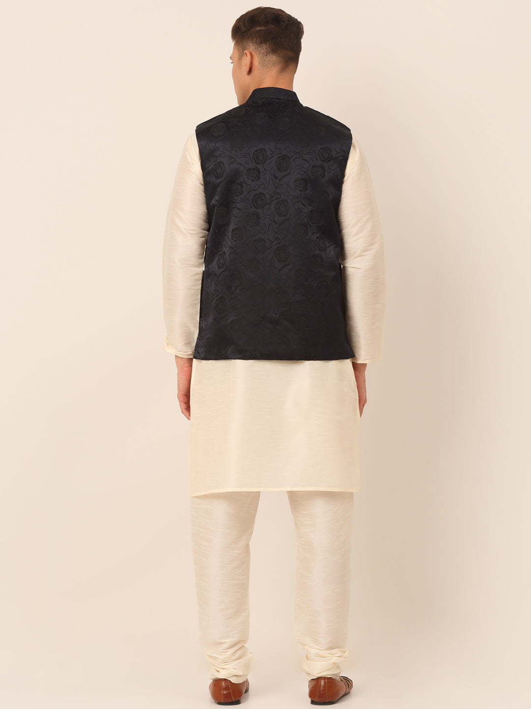Men's Solid Kurta Pyjama With Floral Embroidered Nehru Jacket ( JOKPWC W-D 4034Navy )