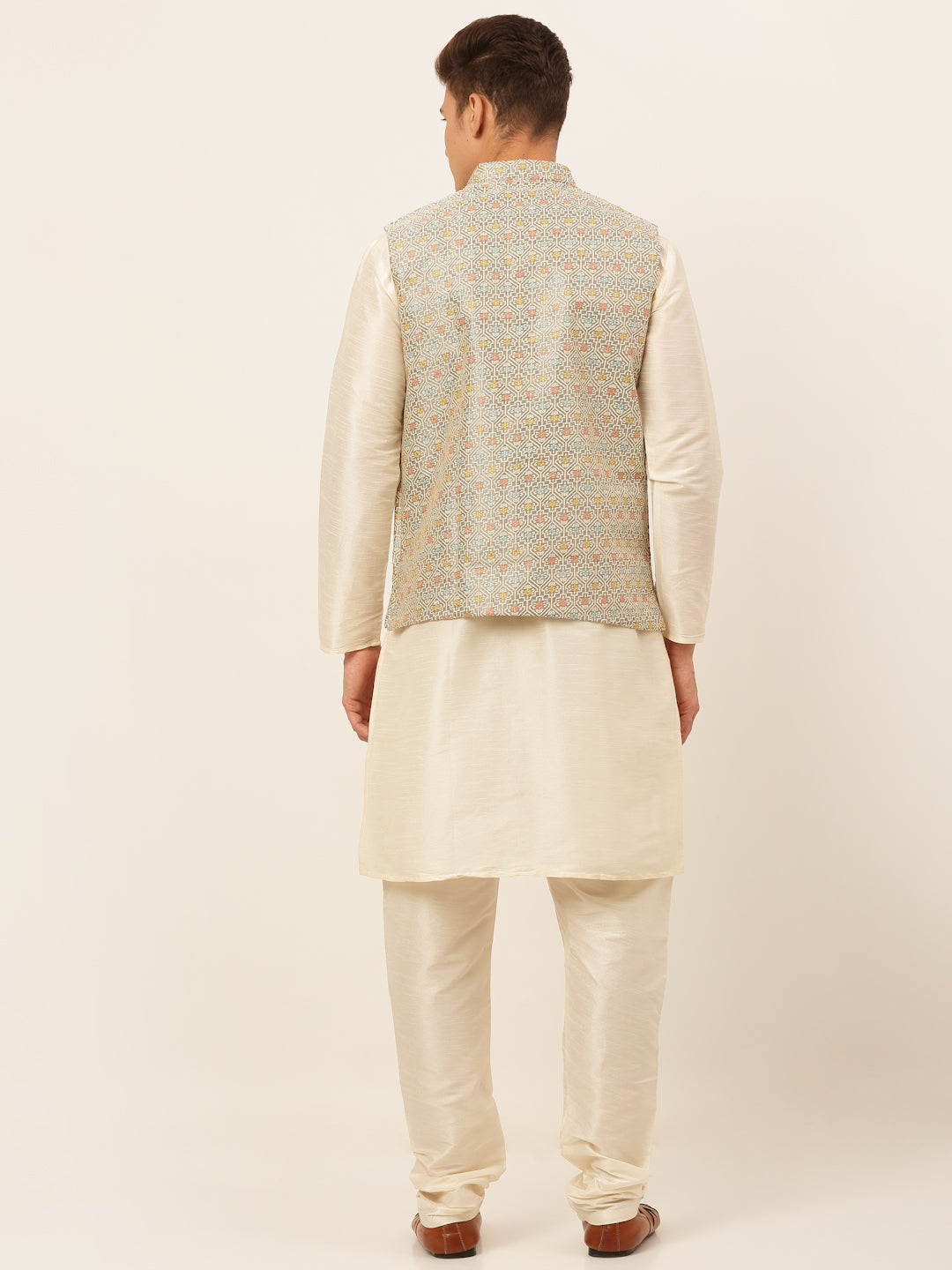 Men's Solid Kurta Pyjama With Nehru Jacket ( JOKPWC W-D 4047Grey )