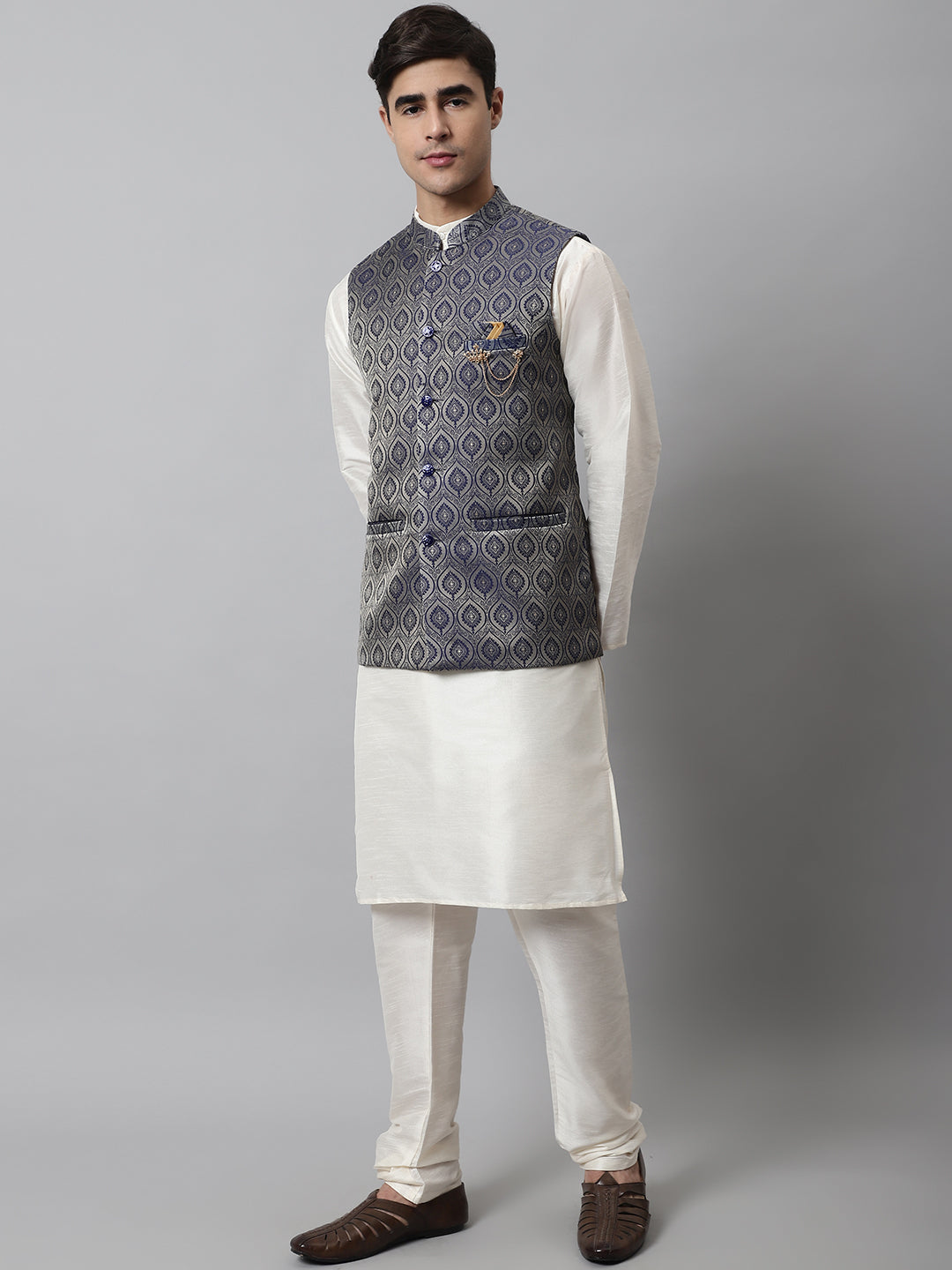 Men Off White Solid Kurta Pyjama with Navy Blue Woven Design Nehru Jacket ( JOKPWC W-D 4069Navy )