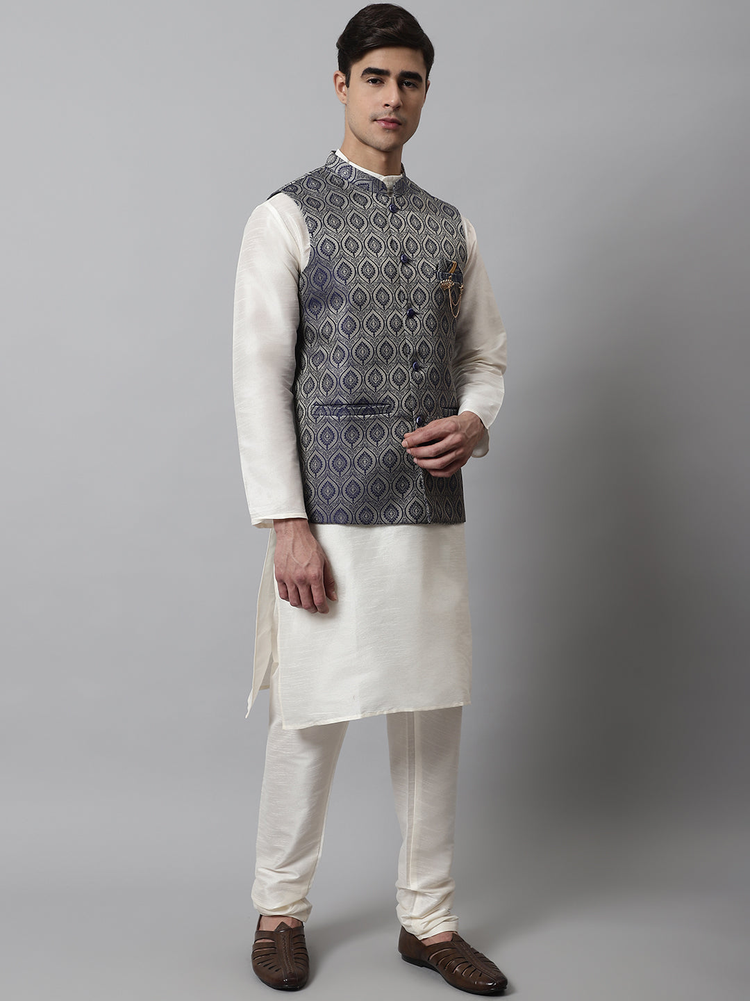Men Off White Solid Kurta Pyjama with Navy Blue Woven Design Nehru Jacket ( JOKPWC W-D 4069Navy )