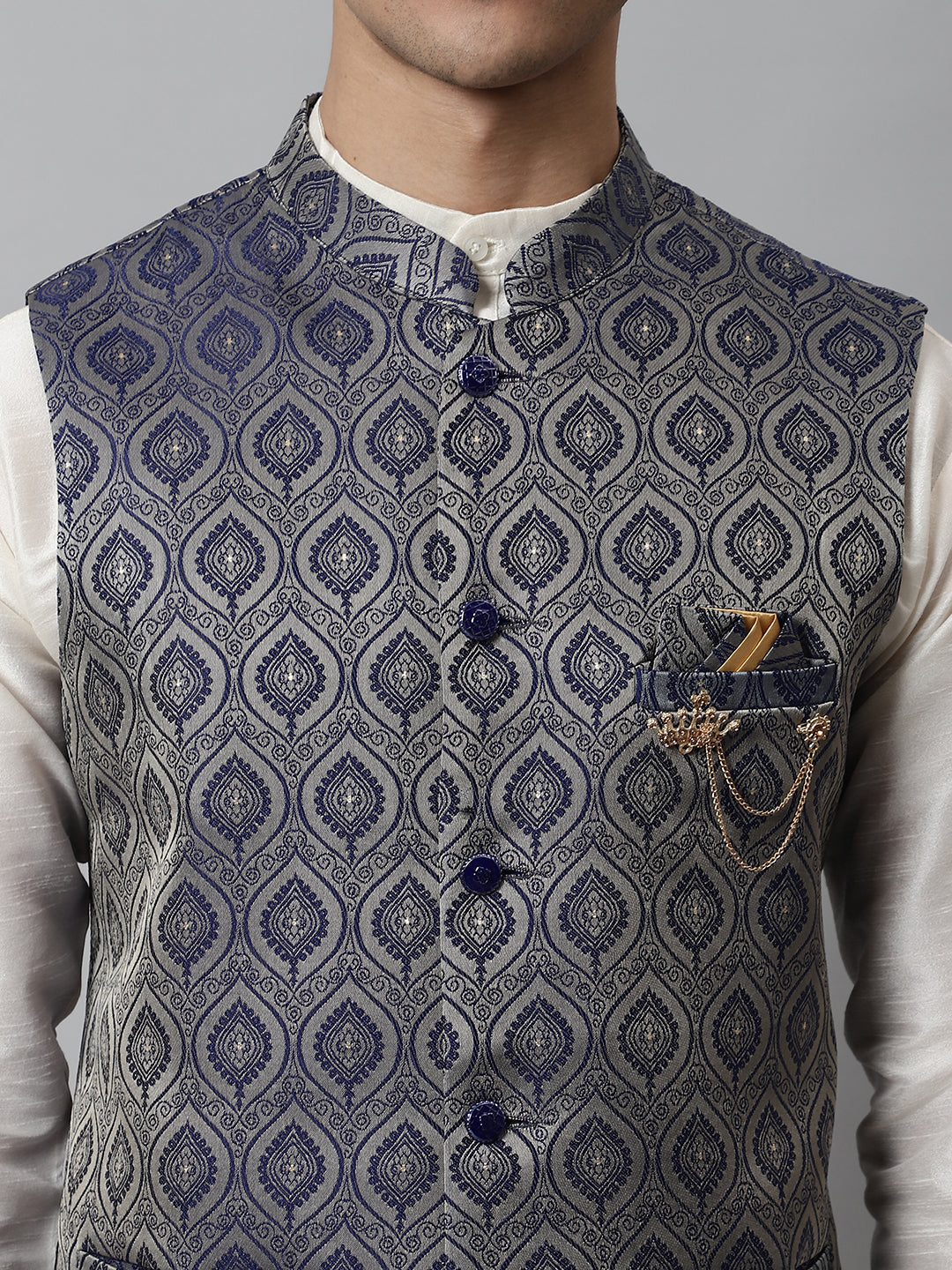 Men Off White Solid Kurta Pyjama with Navy Blue Woven Design Nehru Jacket ( JOKPWC W-D 4069Navy )