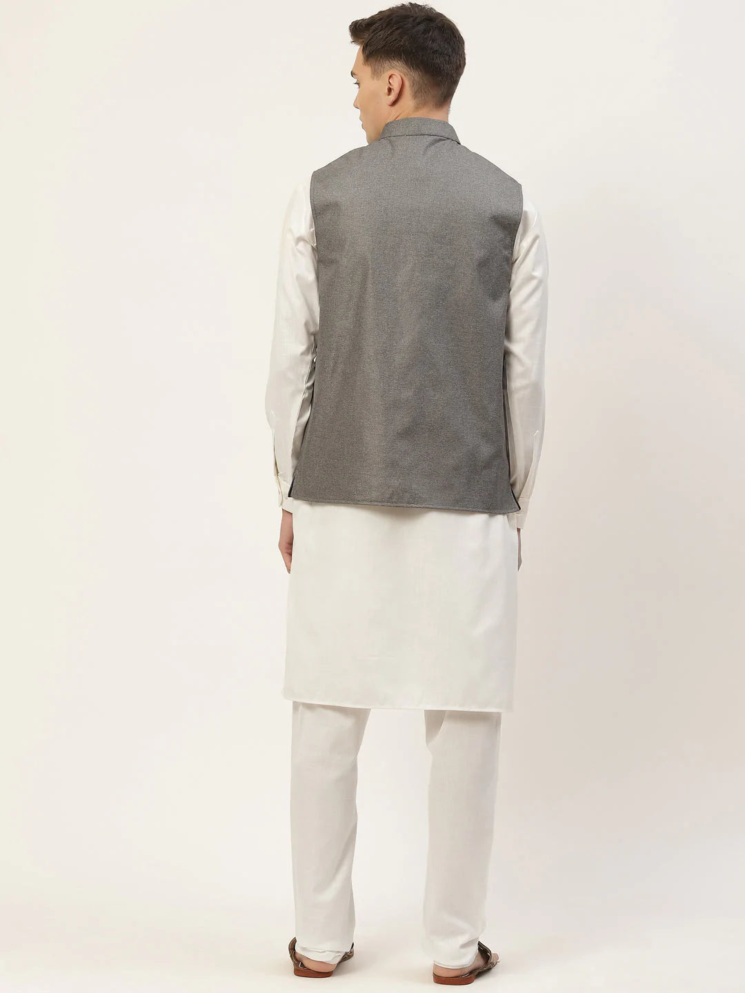Men's Kurta Pyjama With Charcoal Grey Solid Nehru Jacket( JOKPWC W-F 4033Charcoal )