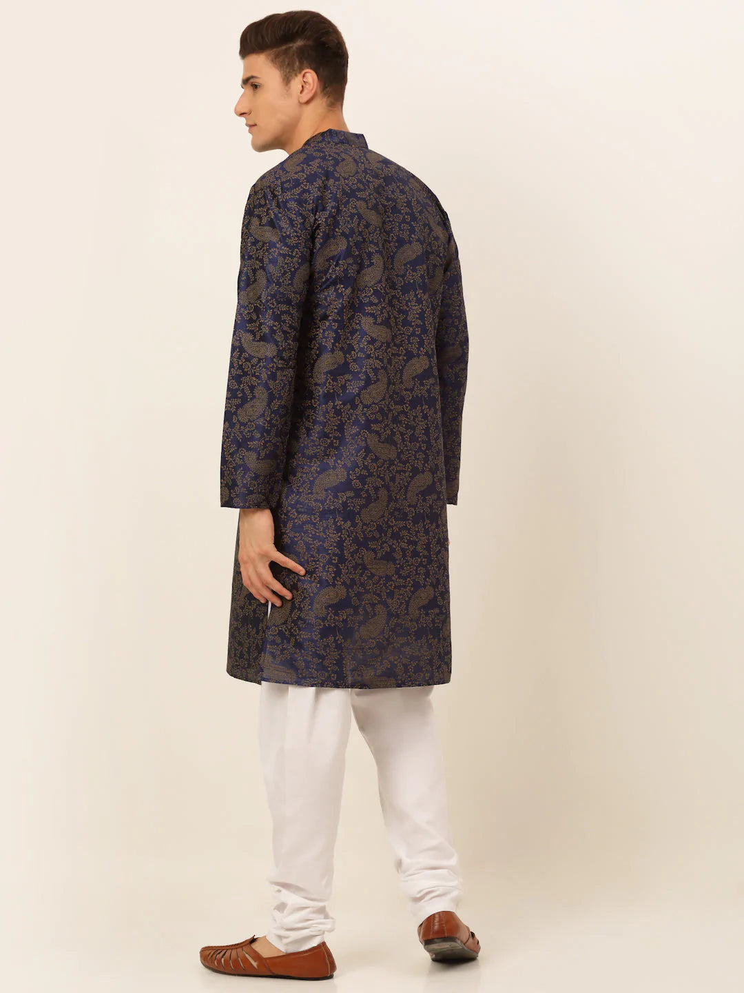Men Navy Blue Paisley Printed Kurta with Pyjama ( JOKP 667 Navy )