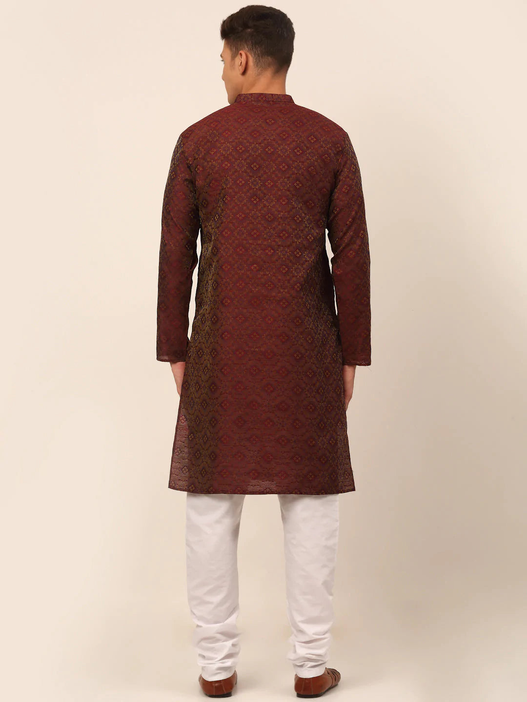 Men Maroon Floral Printed Kurta with Churidar ( JOKP 669 Maroon )