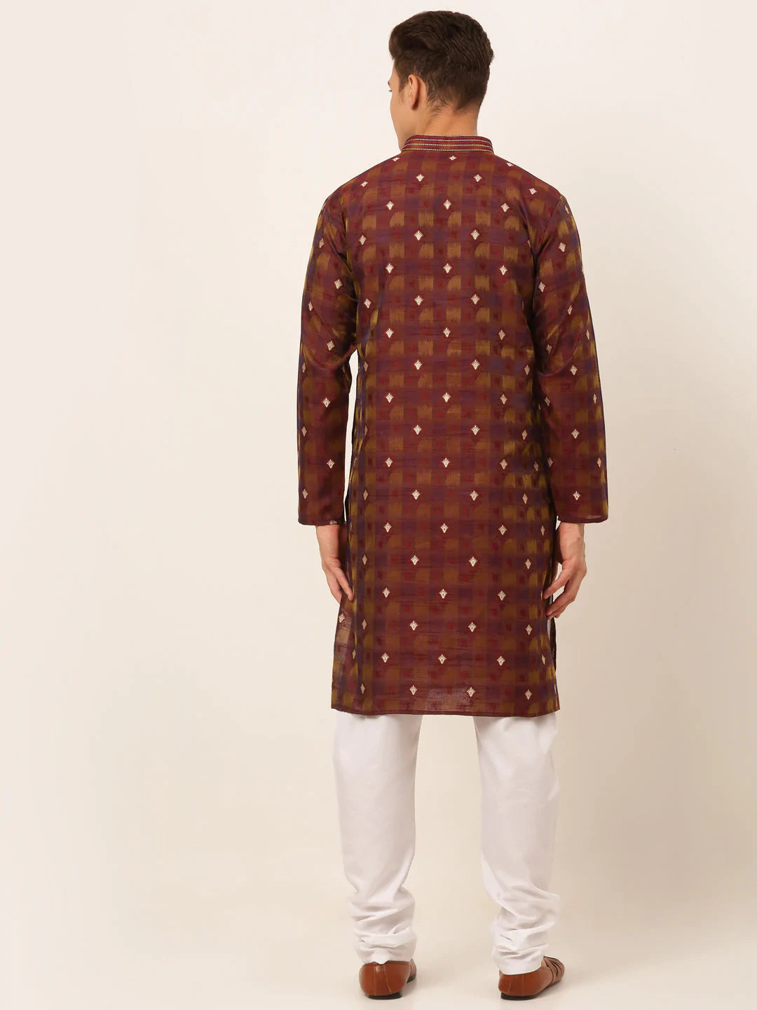 Jompers Men's Maroon Collar Embroidered Woven Design Kurta Pajama ( JOKP 672 Maroon )