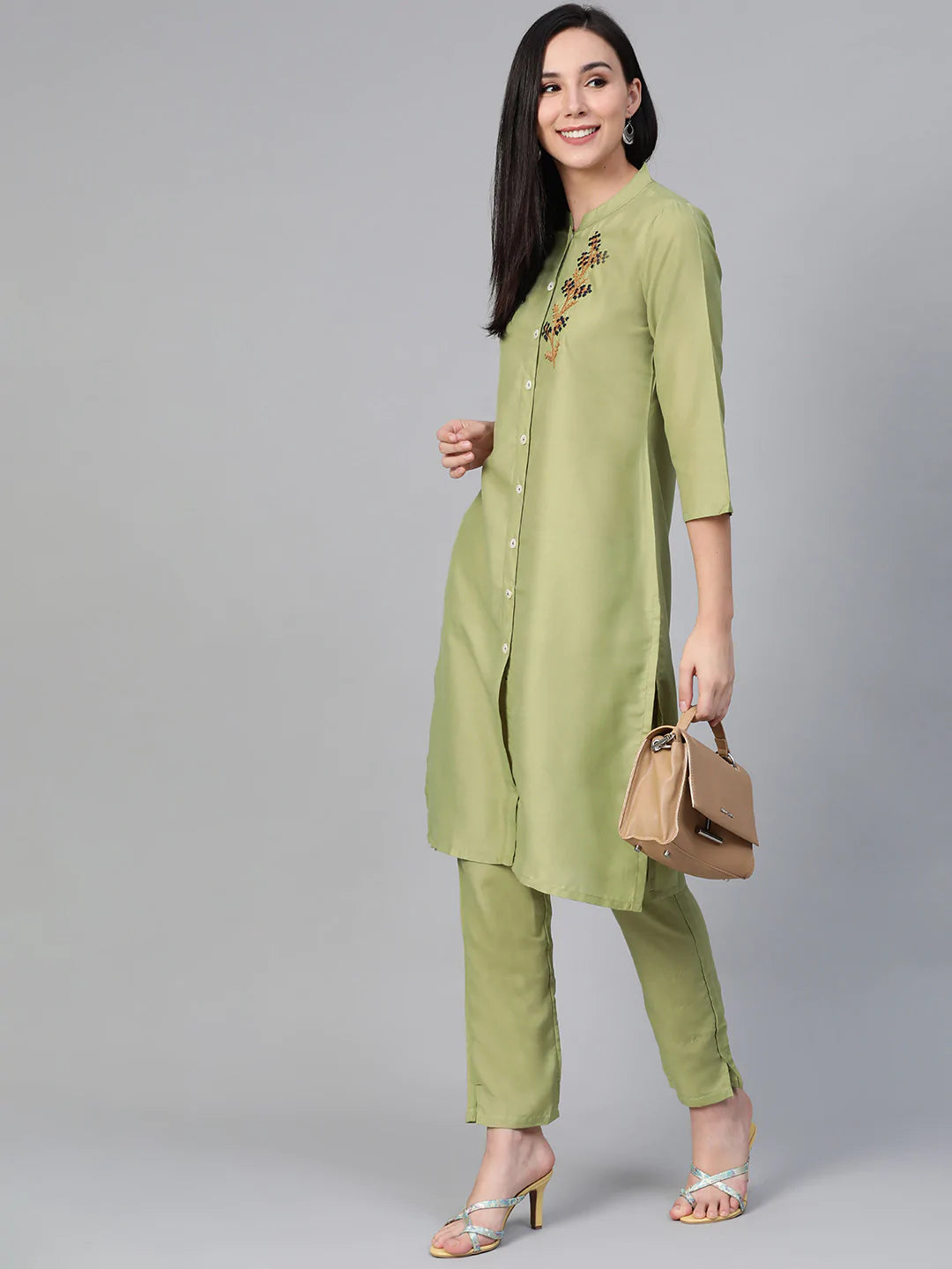Women Green Embroidered Detail Kurta with Trousers ( JOKS 1326 Green )