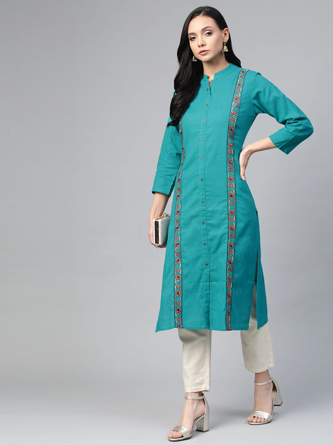 Jompers Women Green Embroidered Detail Straight Kurta ( JOK 1234 Green )