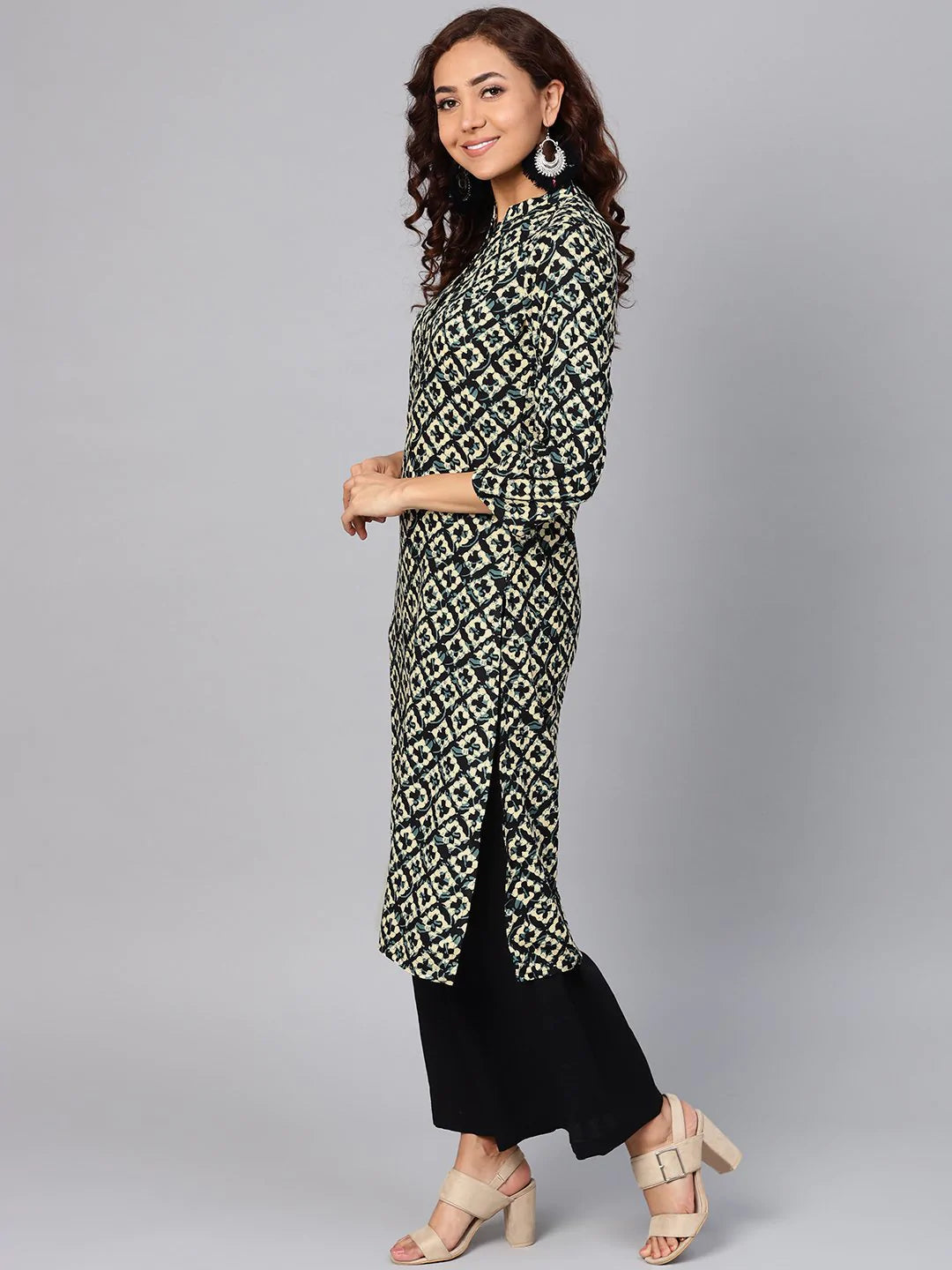 Jompers Women Cream-Coloured & Black Printed Straight Kurta ( JOK 1279 Black )