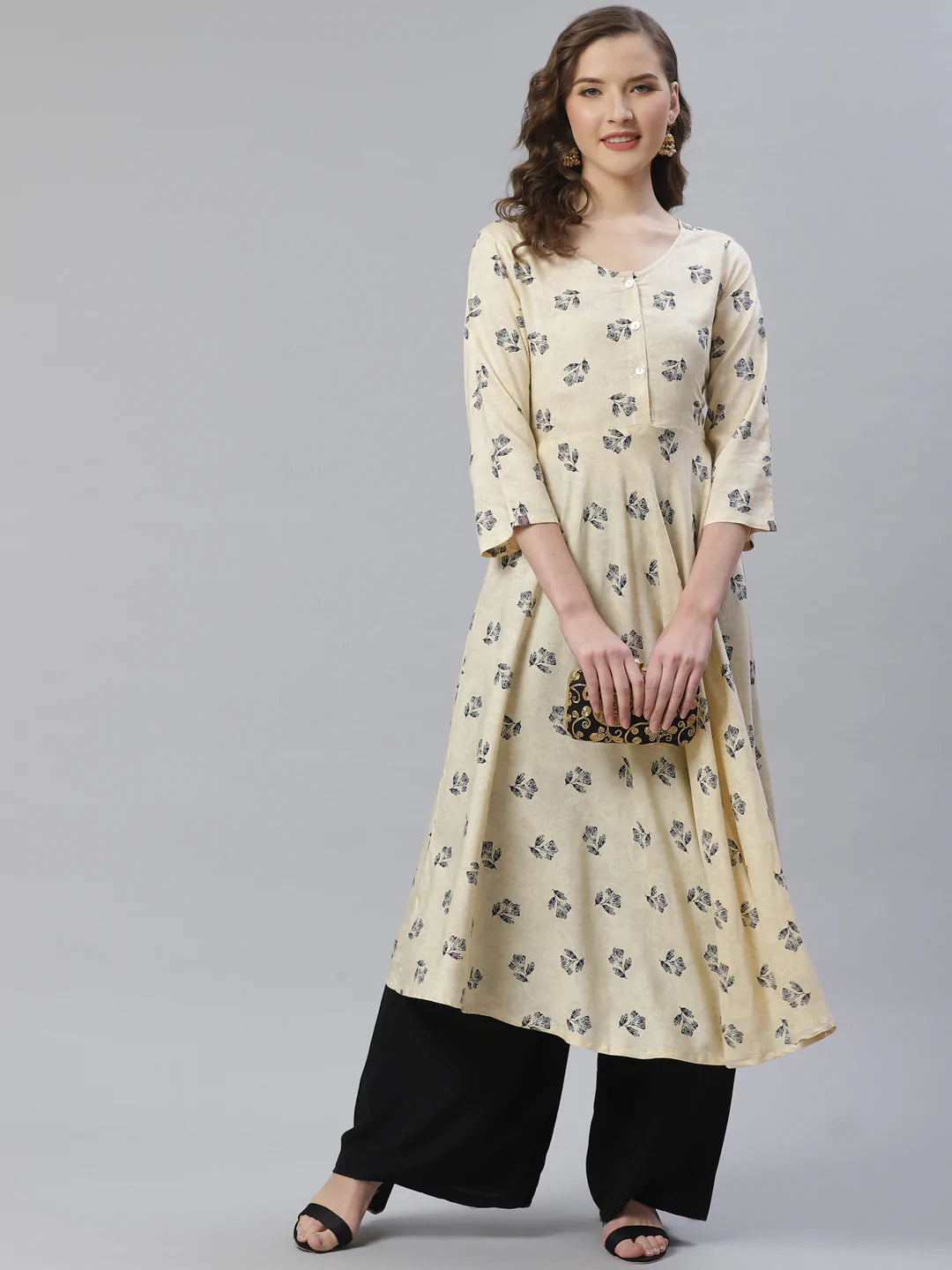 Jompers Women Off-White & Black Floral Printed A-Line Kurta ( JOK 1357 Cream )