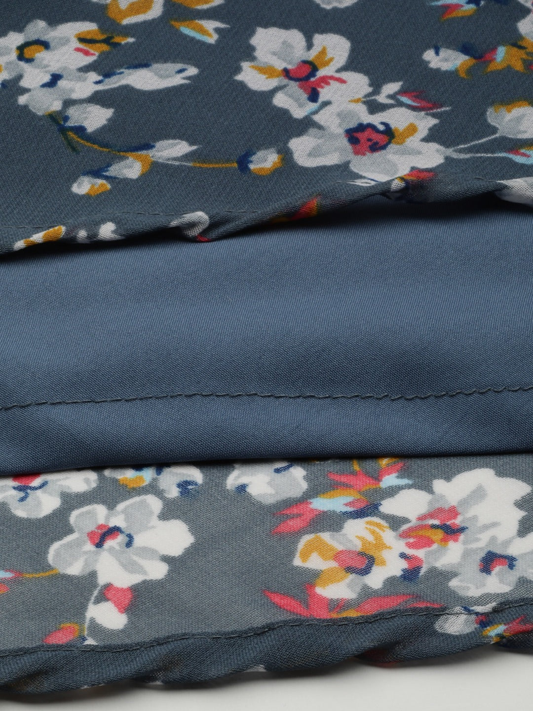 Women Grey & White Georgette Floral Printed Kurta ( JOK 1428 Grey )