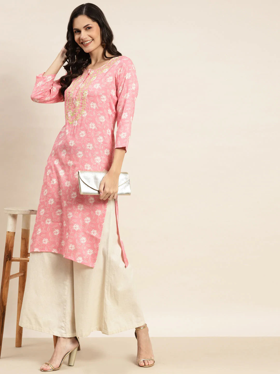 Floral Printed Embroidered Detail Kurta ( JOK 1463 Pink )