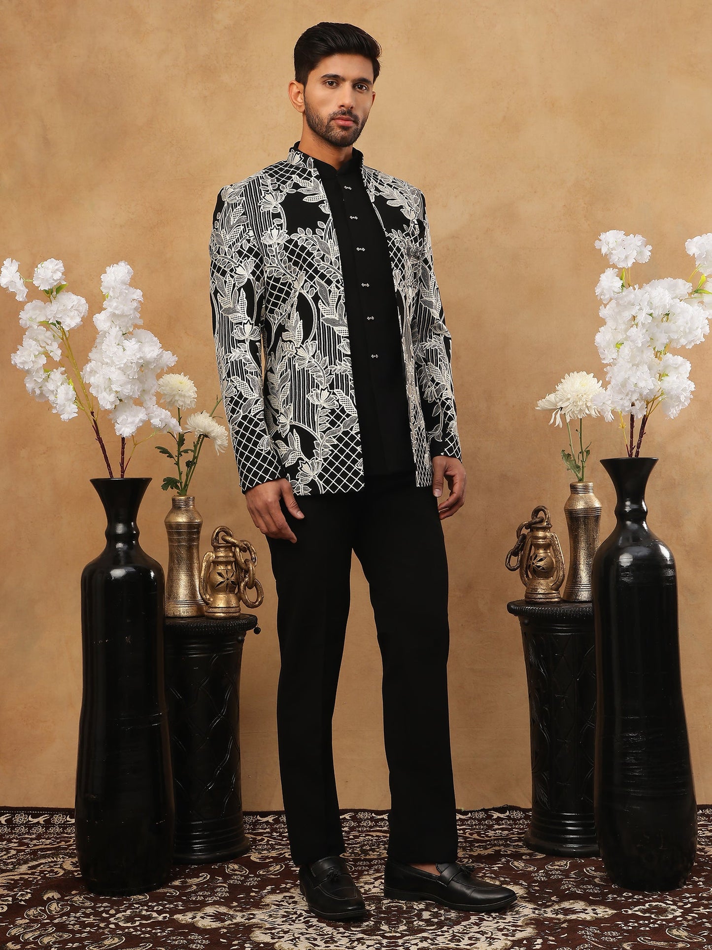 Men's Black & Silver Geometric Floral Indo-Western Set ( 50JIND 109 Off-White )