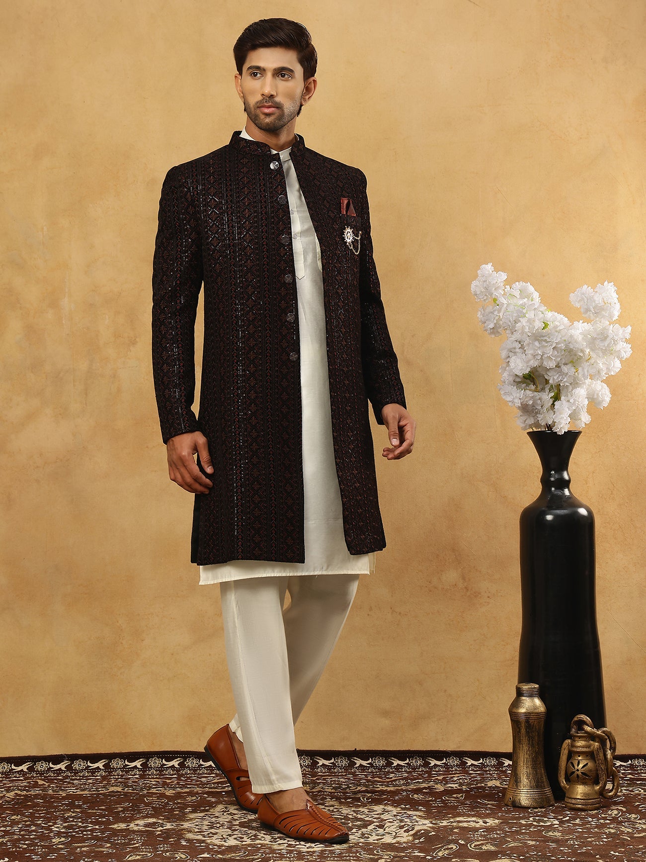 Men’s Maroon Velvet Embroidered Indo-Western Set ( 50JIND 592W 103Maroon )