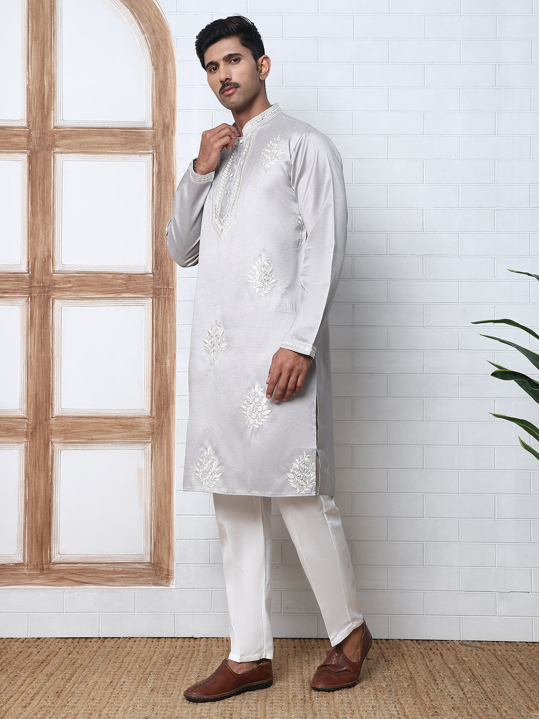 Men’s Silk Blend Ethnic Embroidered Kurta Pyjama (65KP P 5329 Silver ) [FF] [B-1-2]