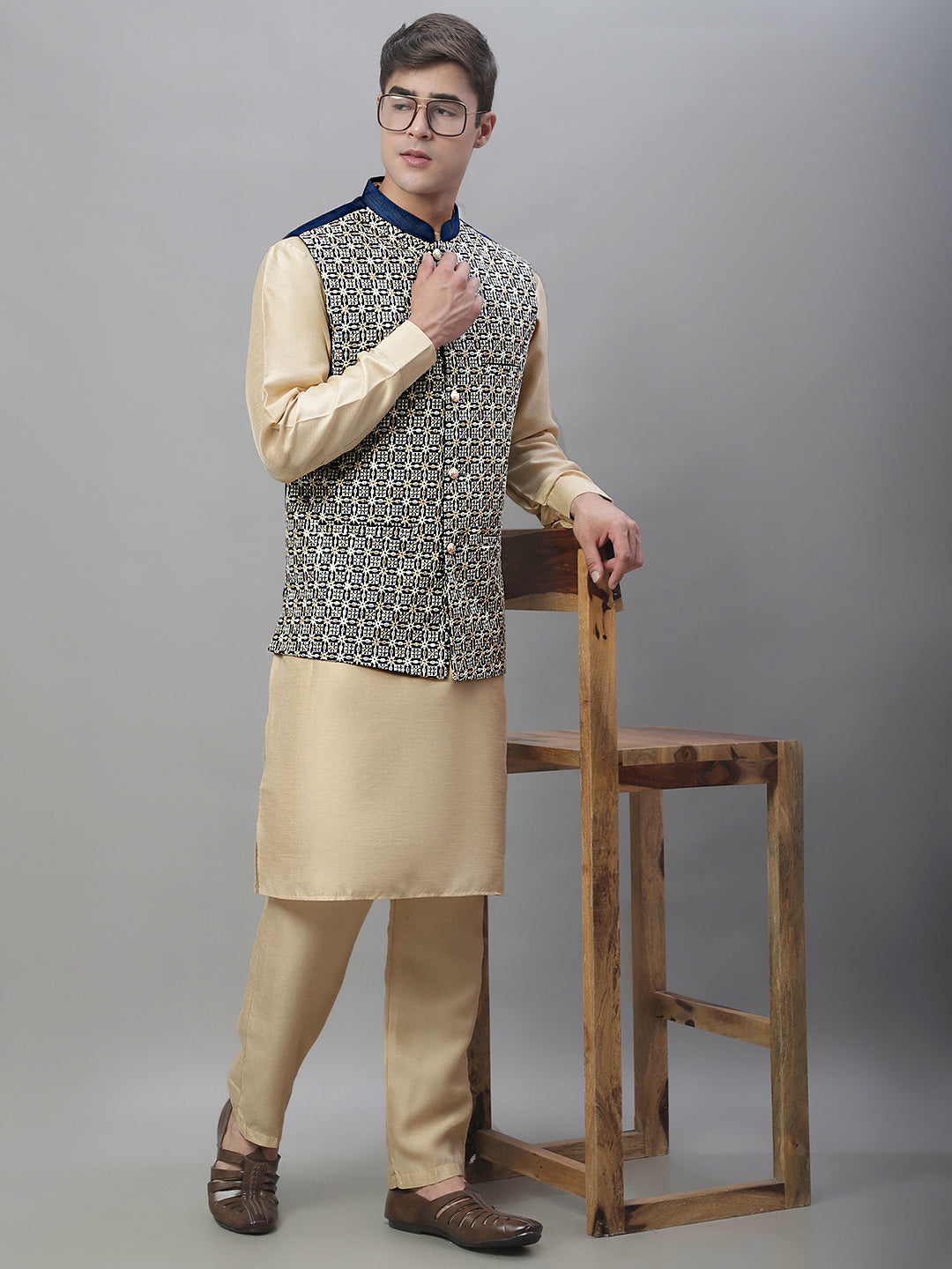 Solid Kurta Pyjama with Embroidered Nehru Jacket ( ANMKPWC 110G 7001Blue )