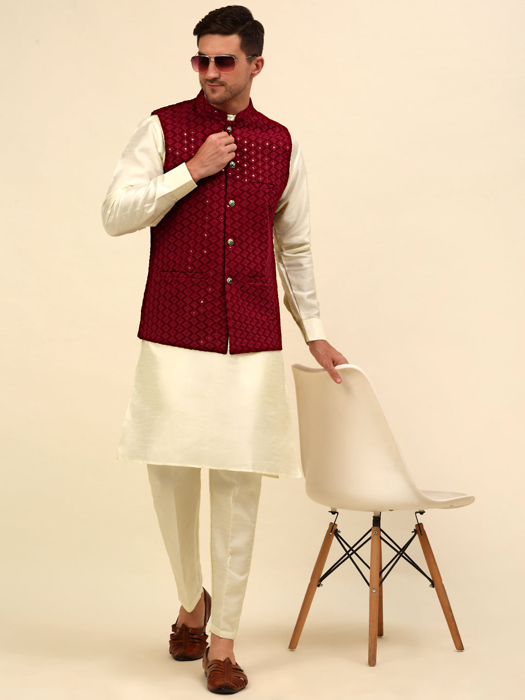 Embroidered and Sequin Nehru Jacket With Solid Kurta Pyjama ( ANMKPWC 110W 7004Maroon )
