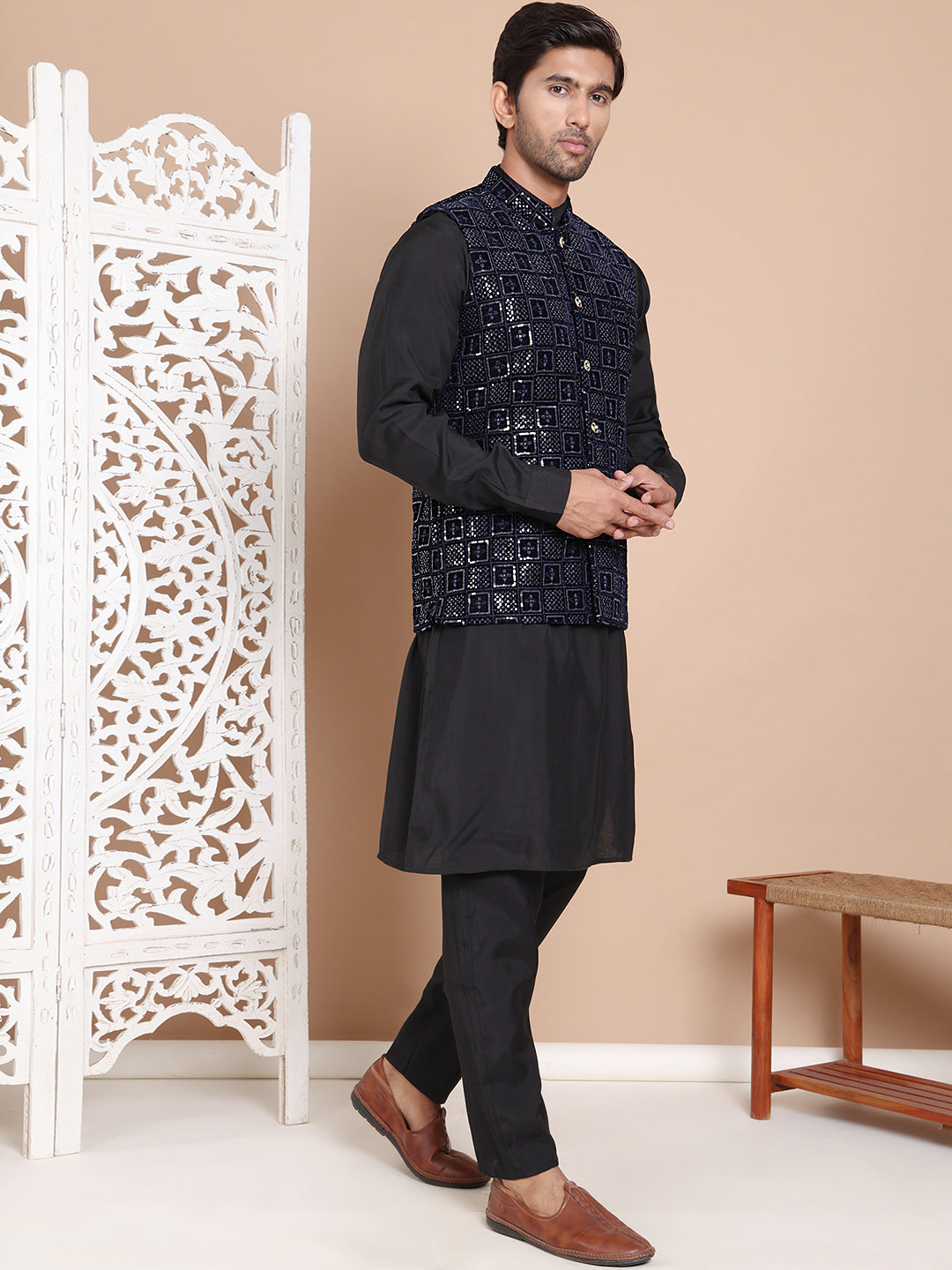 Men's Velvet Nehru Jacket With Solid Kurta Pyjama ( ANMKPWC 592B 7017Navy )