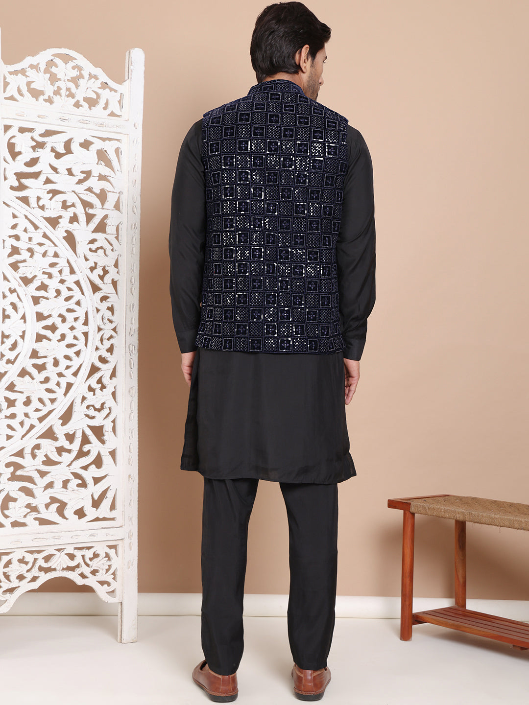 Men's Velvet Nehru Jacket With Solid Kurta Pyjama ( ANMKPWC 592B 7017Navy )