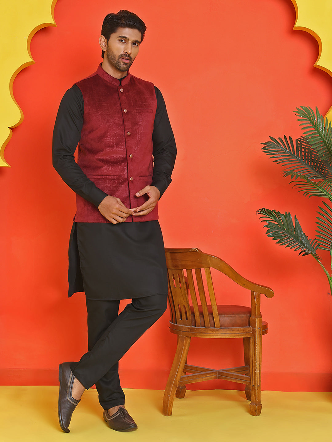 Men's Velvet Nehru Jacket With Solid Kurta Pyjama ( ANMKKPWC 592B 7022Maroon )