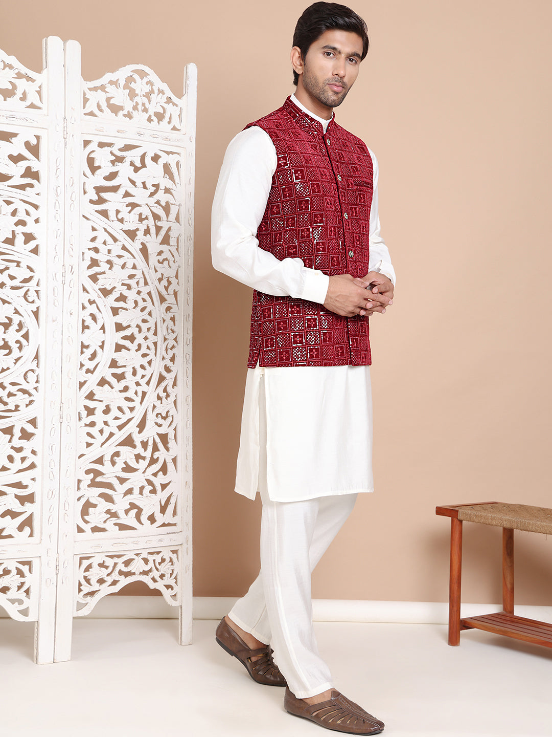 Men's Velvet Nehru Jacket With Solid Kurta Pyjama ( ANMKPWC 592W 7017Maroon )
