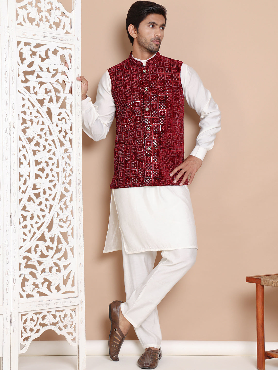 Men's Velvet Nehru Jacket With Solid Kurta Pyjama ( ANMKPWC 592W 7017Maroon )