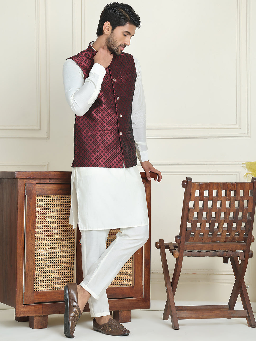 Men's Woven Design Nehru Jacket With Solid Kurta Pyjama ( ANMKPWC 592W 7023Maroon  )