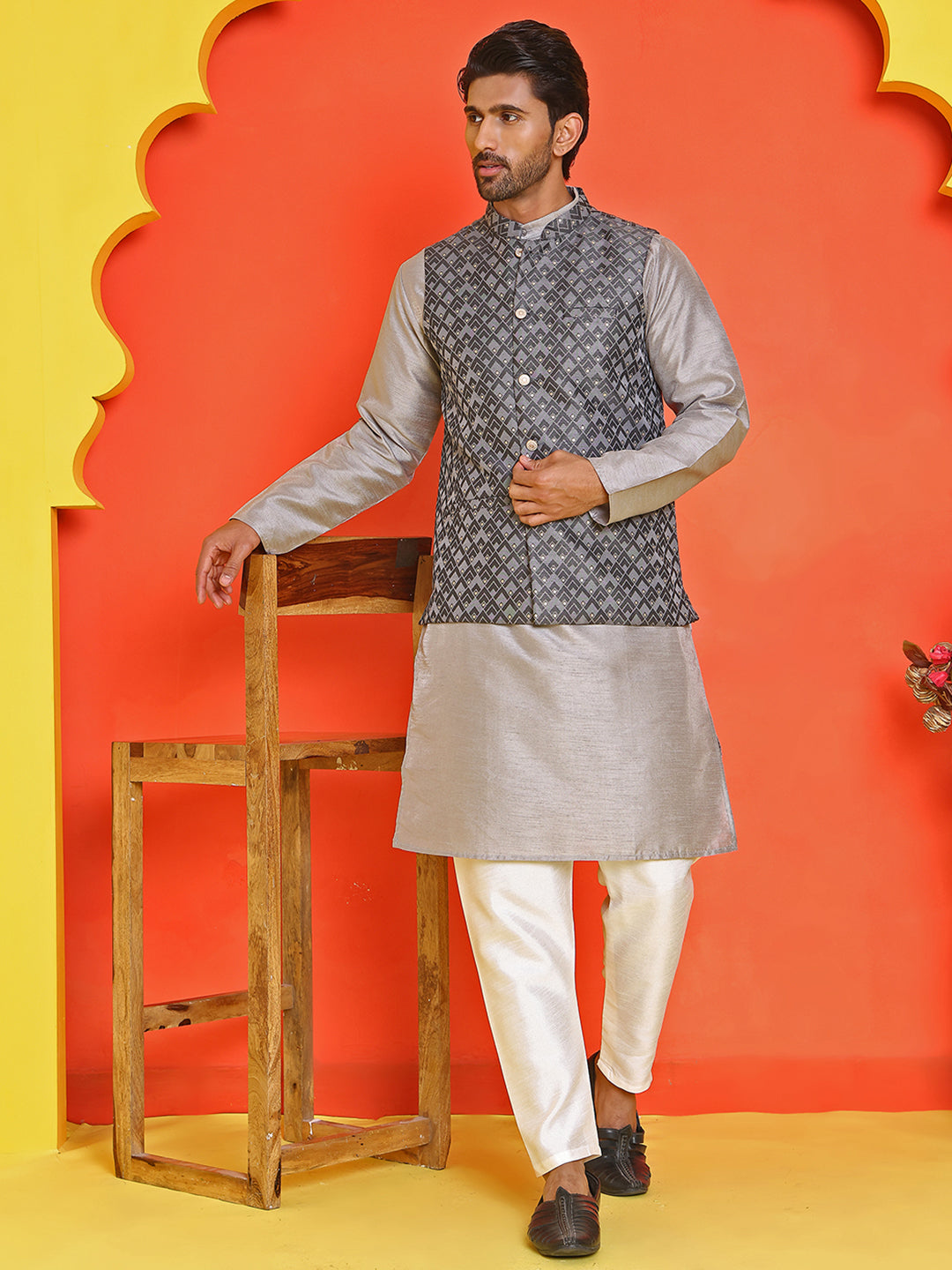 Men's Printed Nehru Jacket With Kurta Pyjama Set ( ANMKPWC 636S 7020Grey )