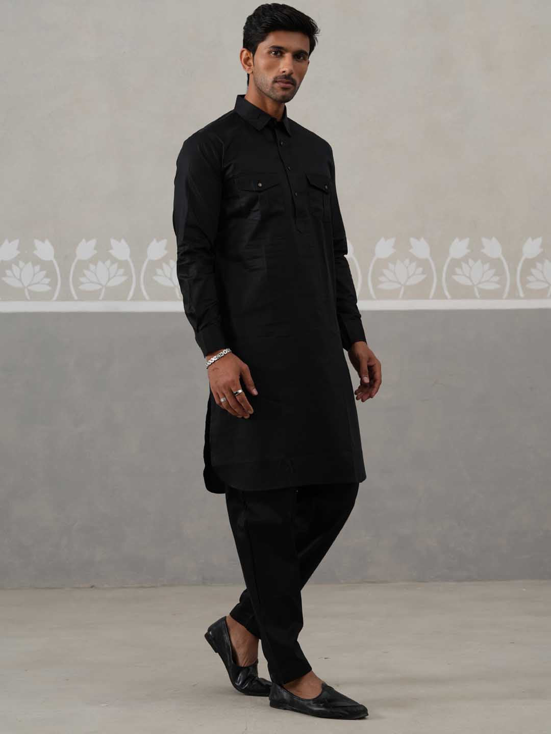 Men's Solid Pathani Kurta with Pyjama ( ANMKKP 189Black )