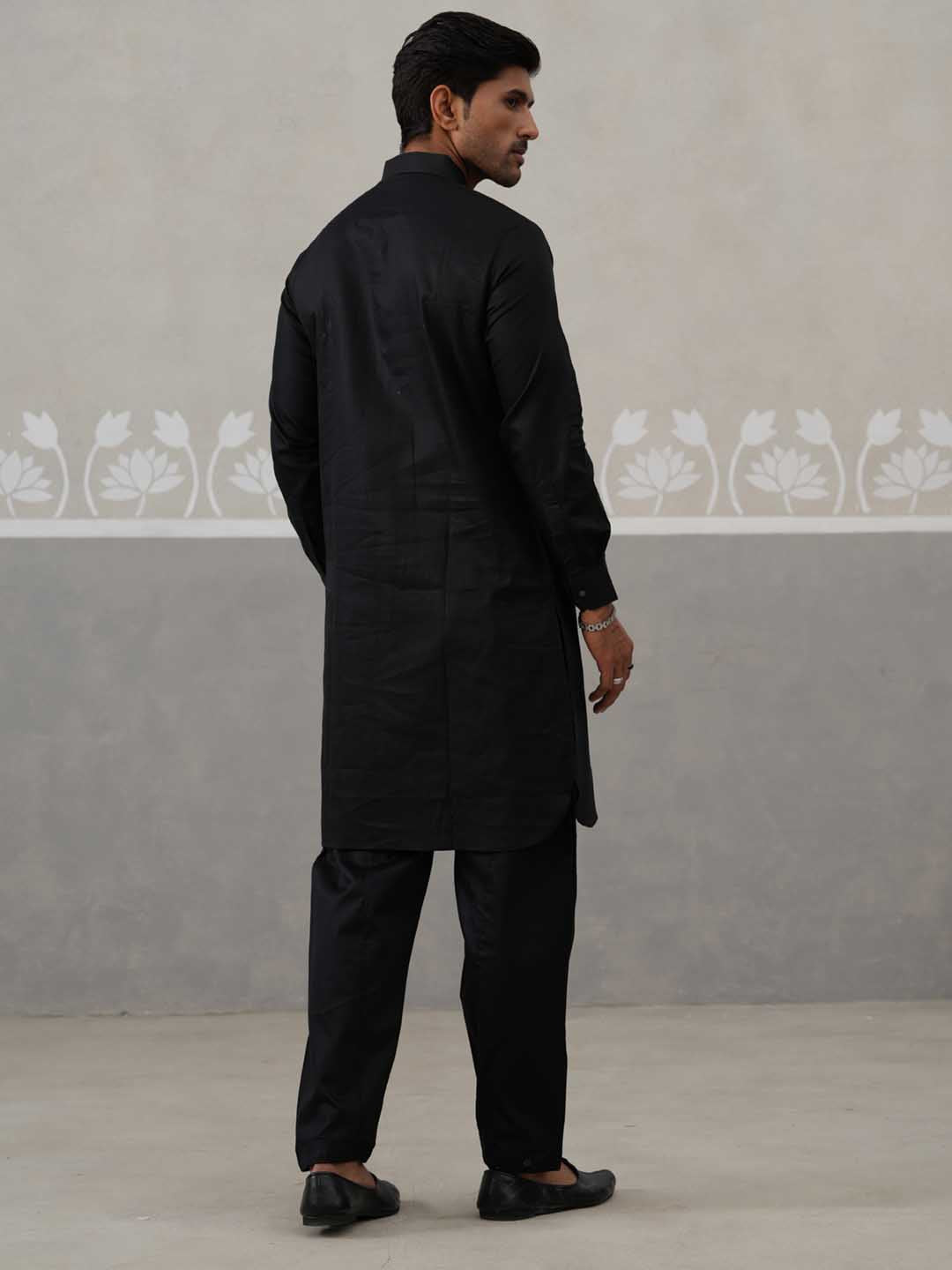 Men's Solid Pathani Kurta with Pyjama ( ANMKKP 189Black )