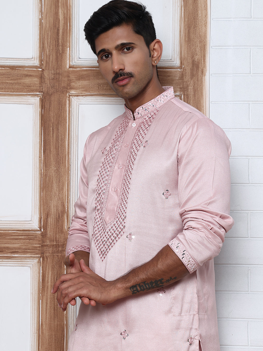 Men Silk Blend Festive Embroidered Kurta Set ( ANMKP W 286Peach )